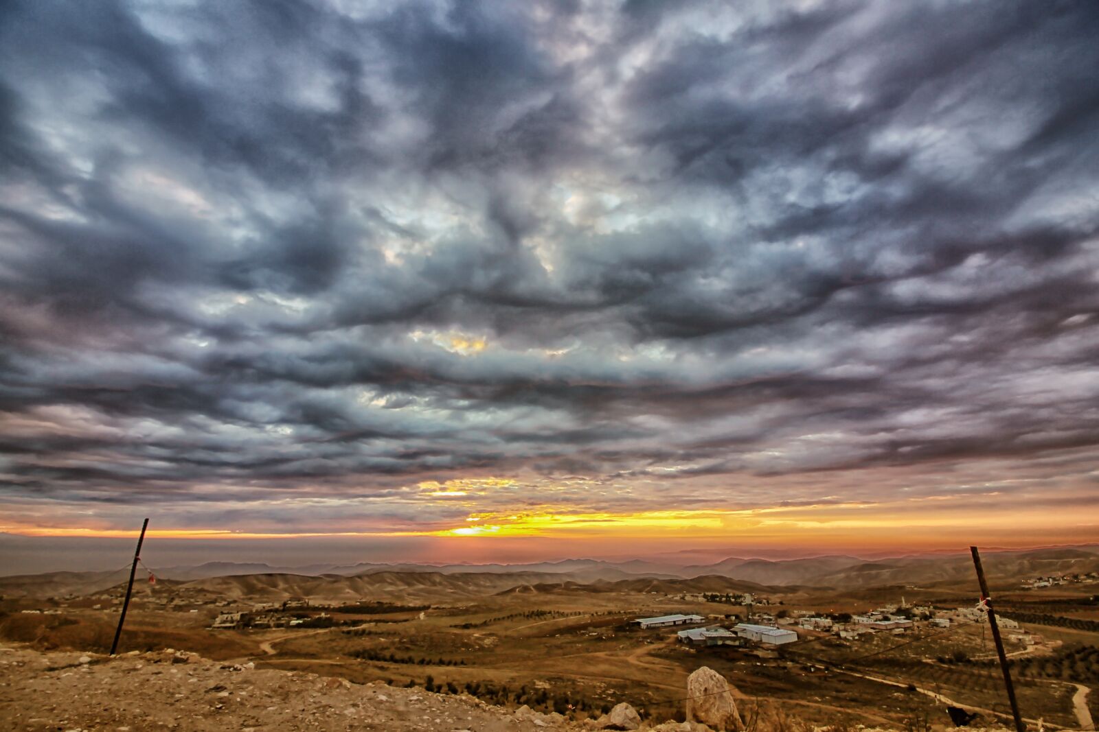 Canon EOS 550D (EOS Rebel T2i / EOS Kiss X4) sample photo. Sunset, clouds, s photography