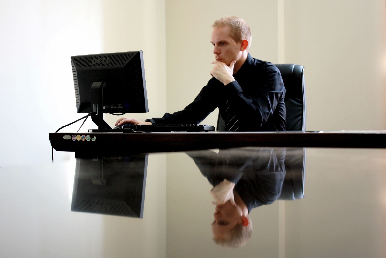 Canon EOS 1000D (EOS Digital Rebel XS / EOS Kiss F) sample photo. Business, businessman, chair photography