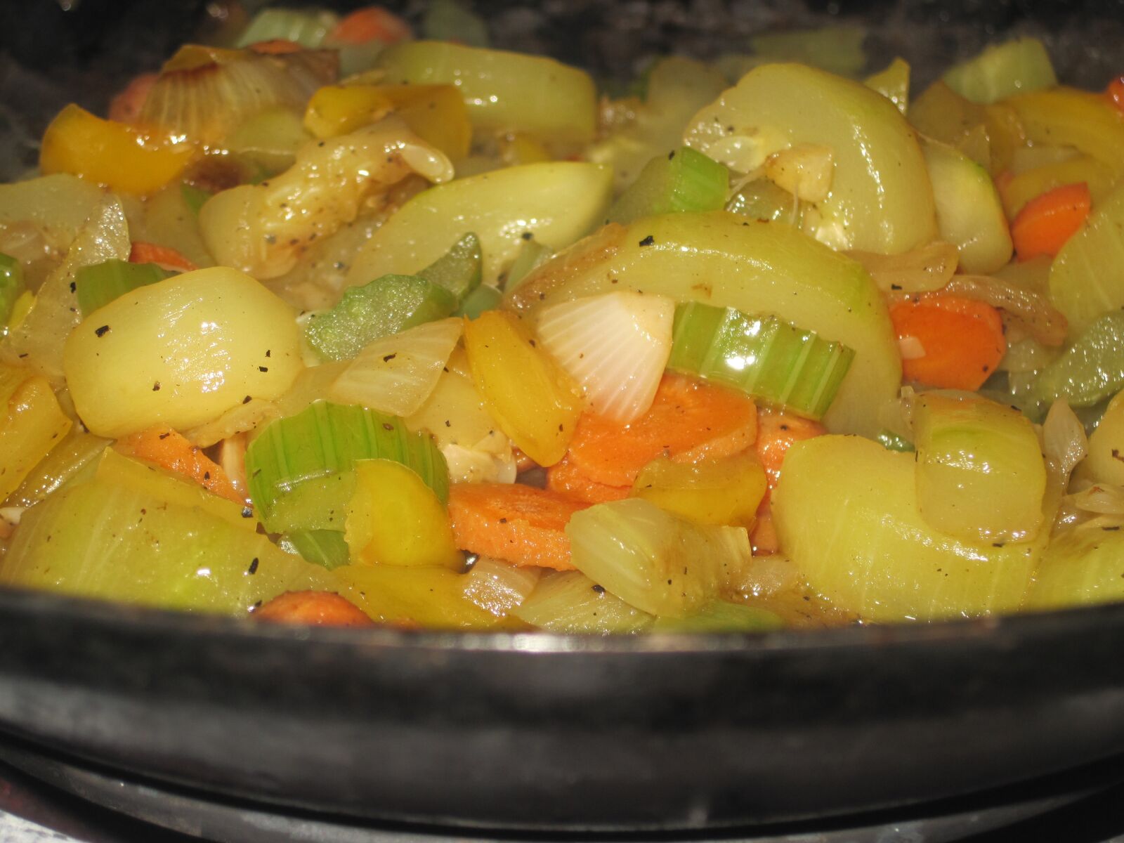 Canon PowerShot SD1200 IS (Digital IXUS 95 IS / IXY Digital 110 IS) sample photo. Food, stir fry, vegetables photography
