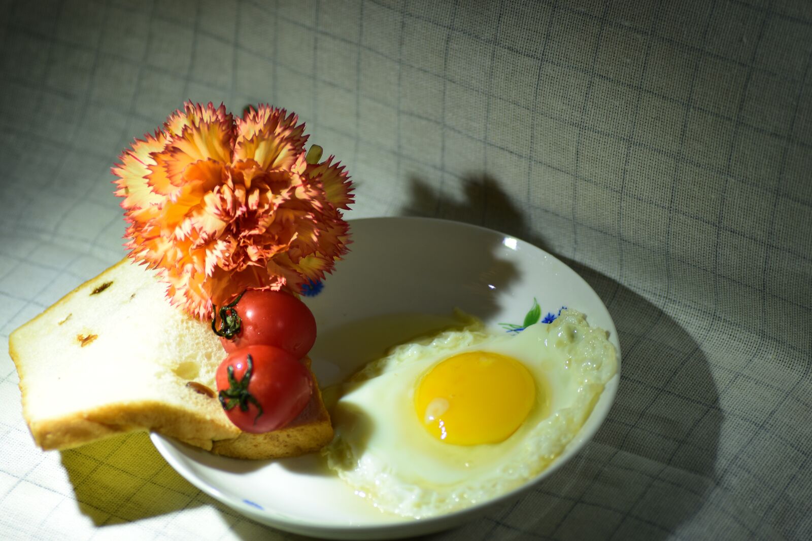 Nikon D5500 sample photo. Egg, bread, flowers photography