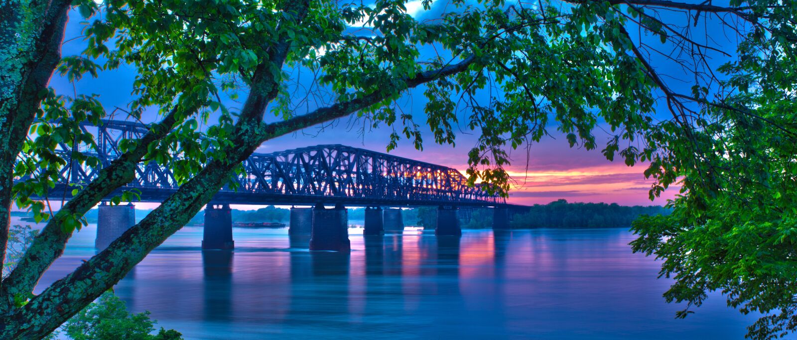 Canon EOS 550D (EOS Rebel T2i / EOS Kiss X4) sample photo. Landscape, bridge, evening photography