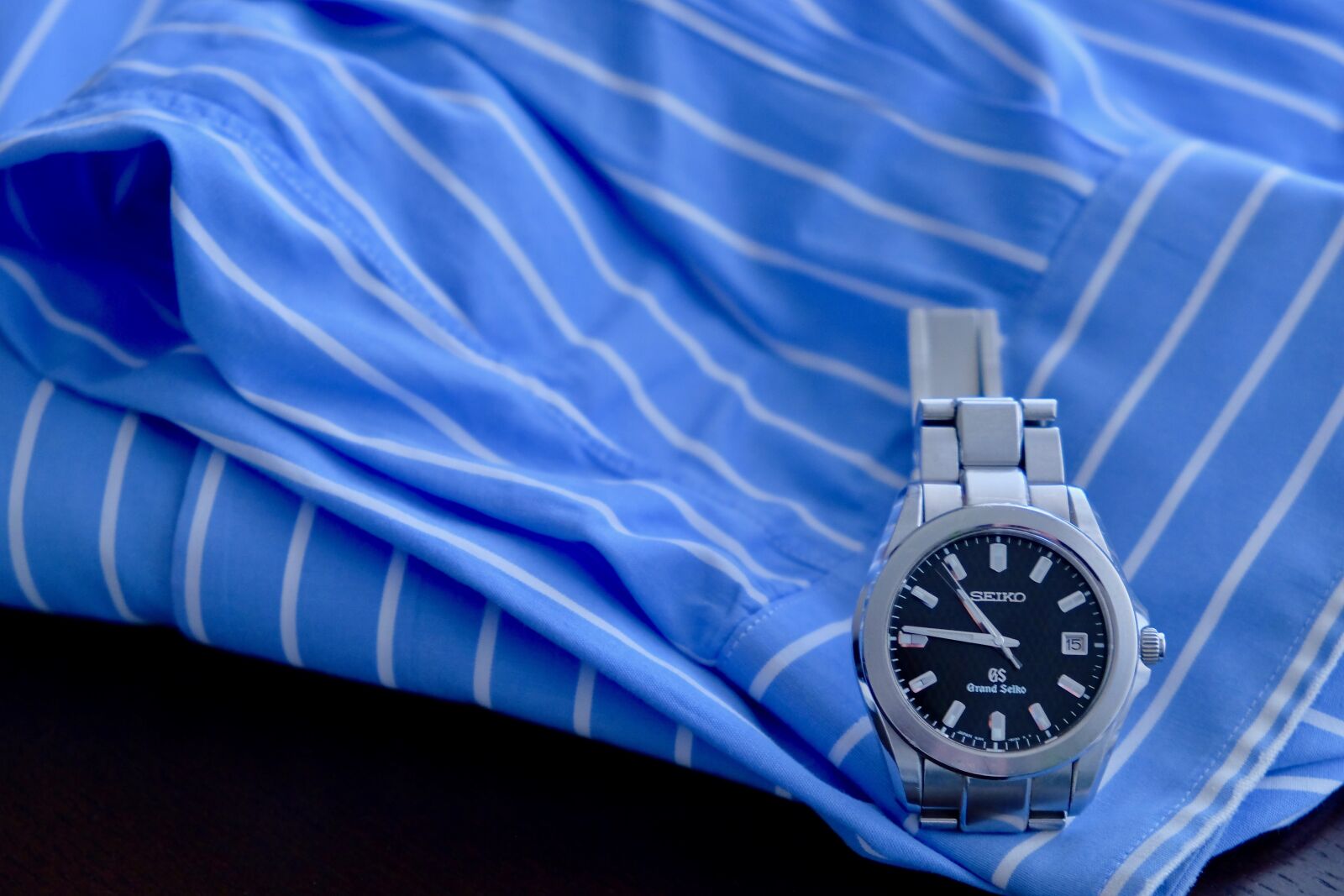 Fujifilm X-T10 sample photo. Watch, shirt, business photography