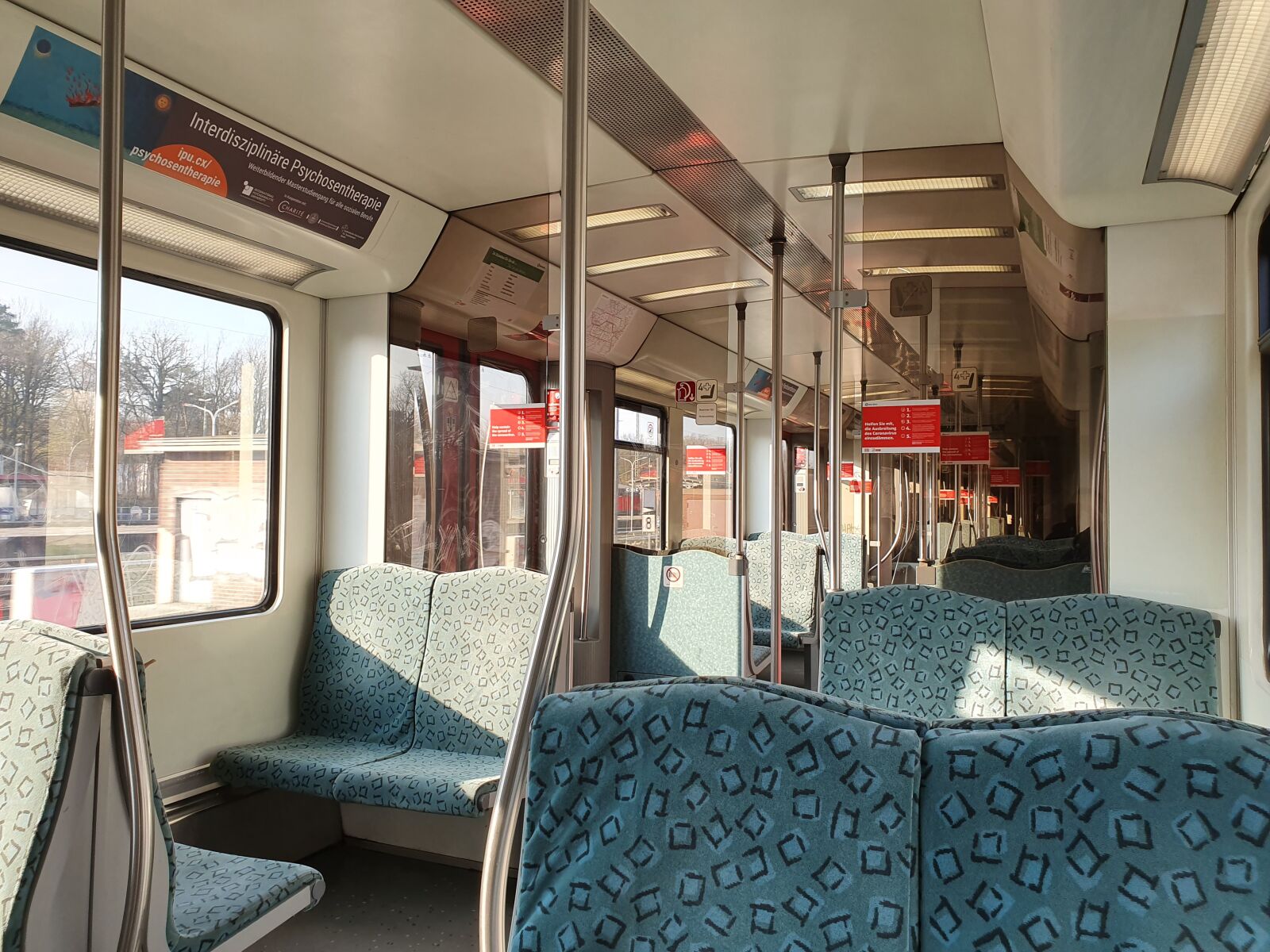 Samsung Galaxy S10+ sample photo. S bahn, bahn, berlin photography