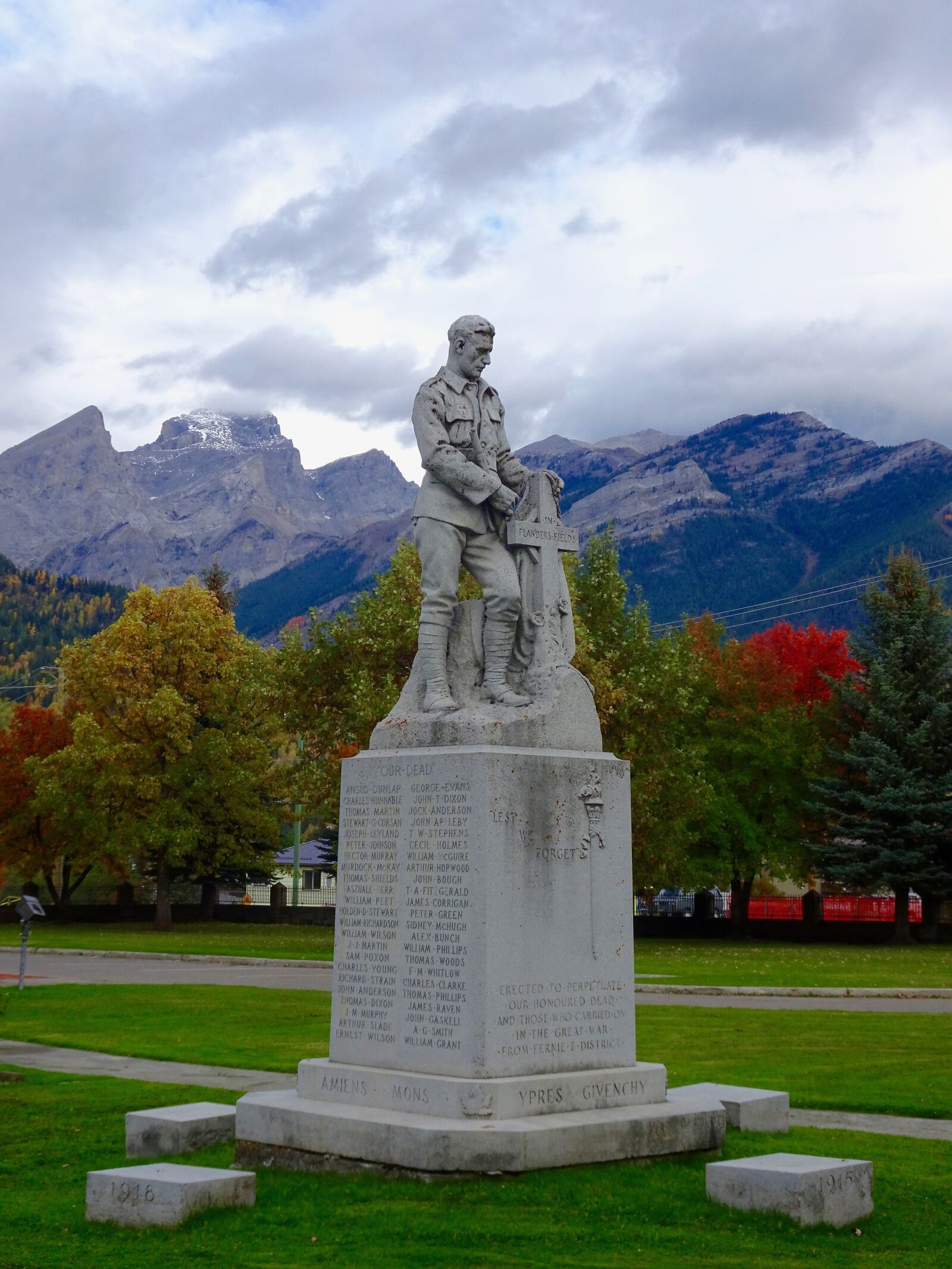 Sony Cyber-shot DSC-HX90V sample photo. Statue, sculpture, memorial photography