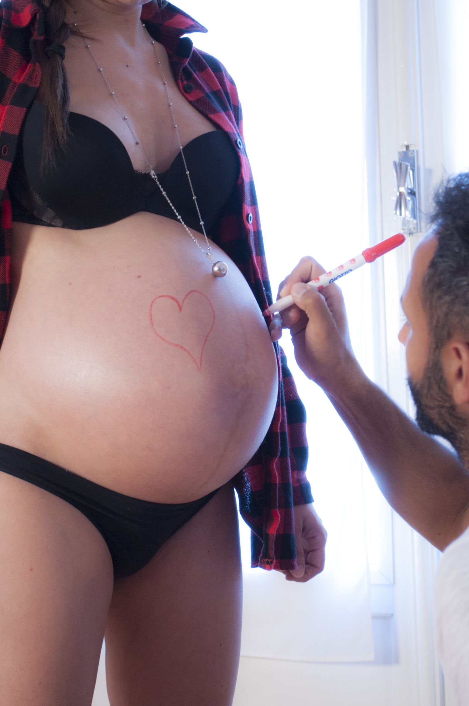 Nikon D5000 sample photo. Pregnancy, mom, paunch photography