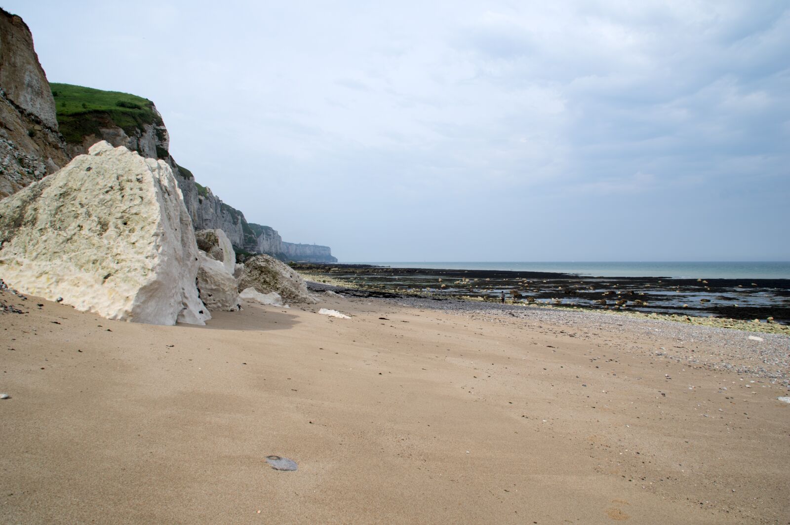 Tamron AF 18-200mm F3.5-6.3 XR Di II LD Aspherical (IF) Macro sample photo. Beach, cliff, coastline photography