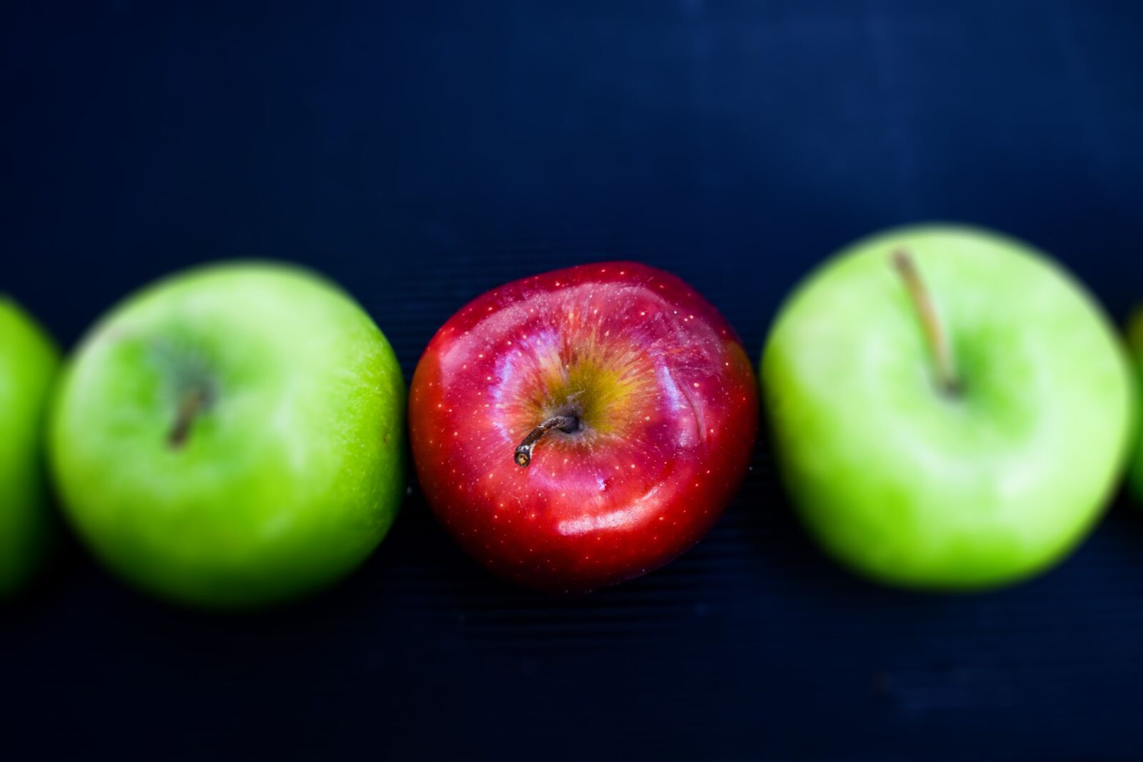 Nikon D3400 sample photo. Apple, healthy, delicious photography