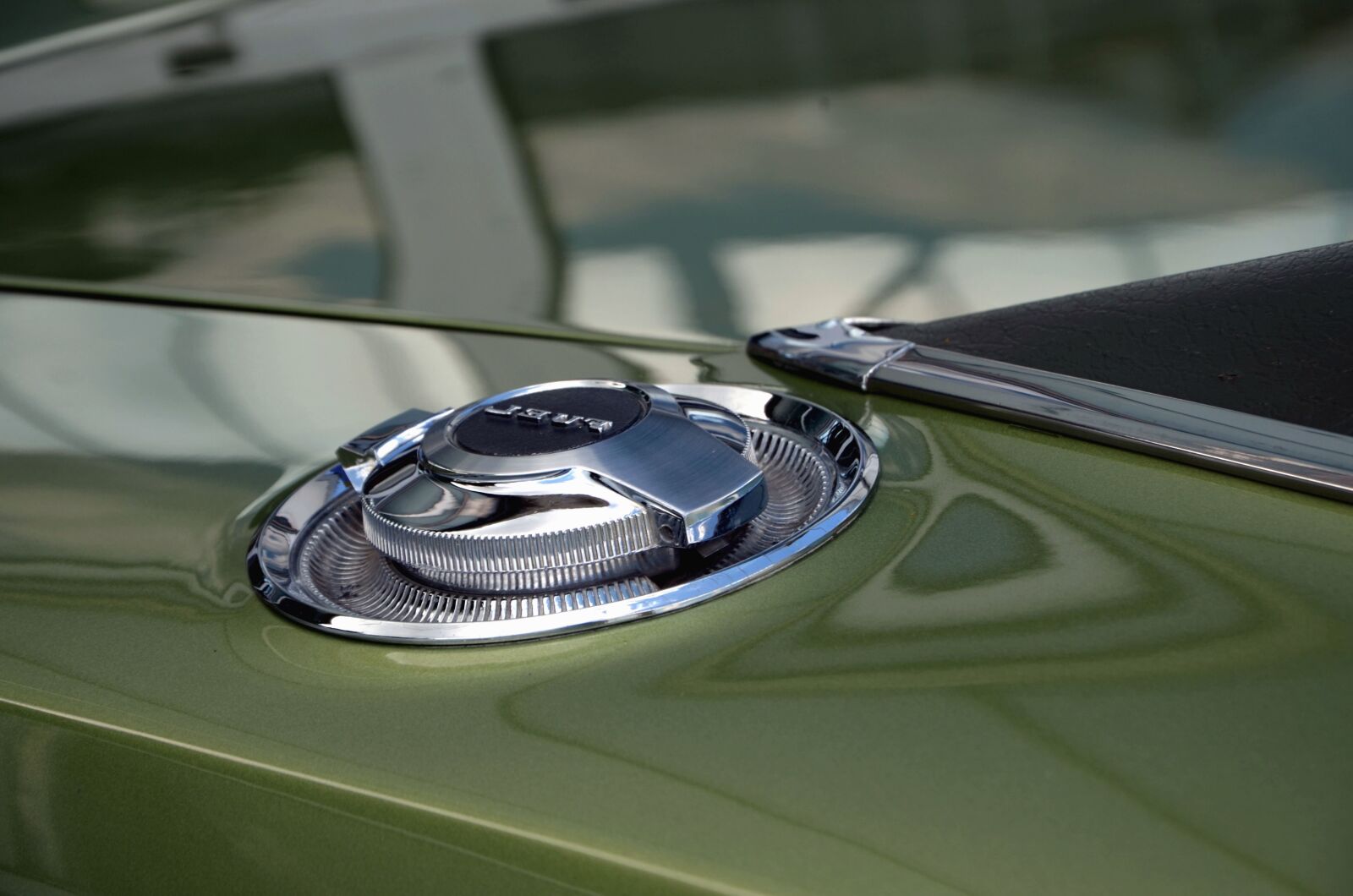 Nikon D5100 sample photo. Metal, chrome, reflection photography