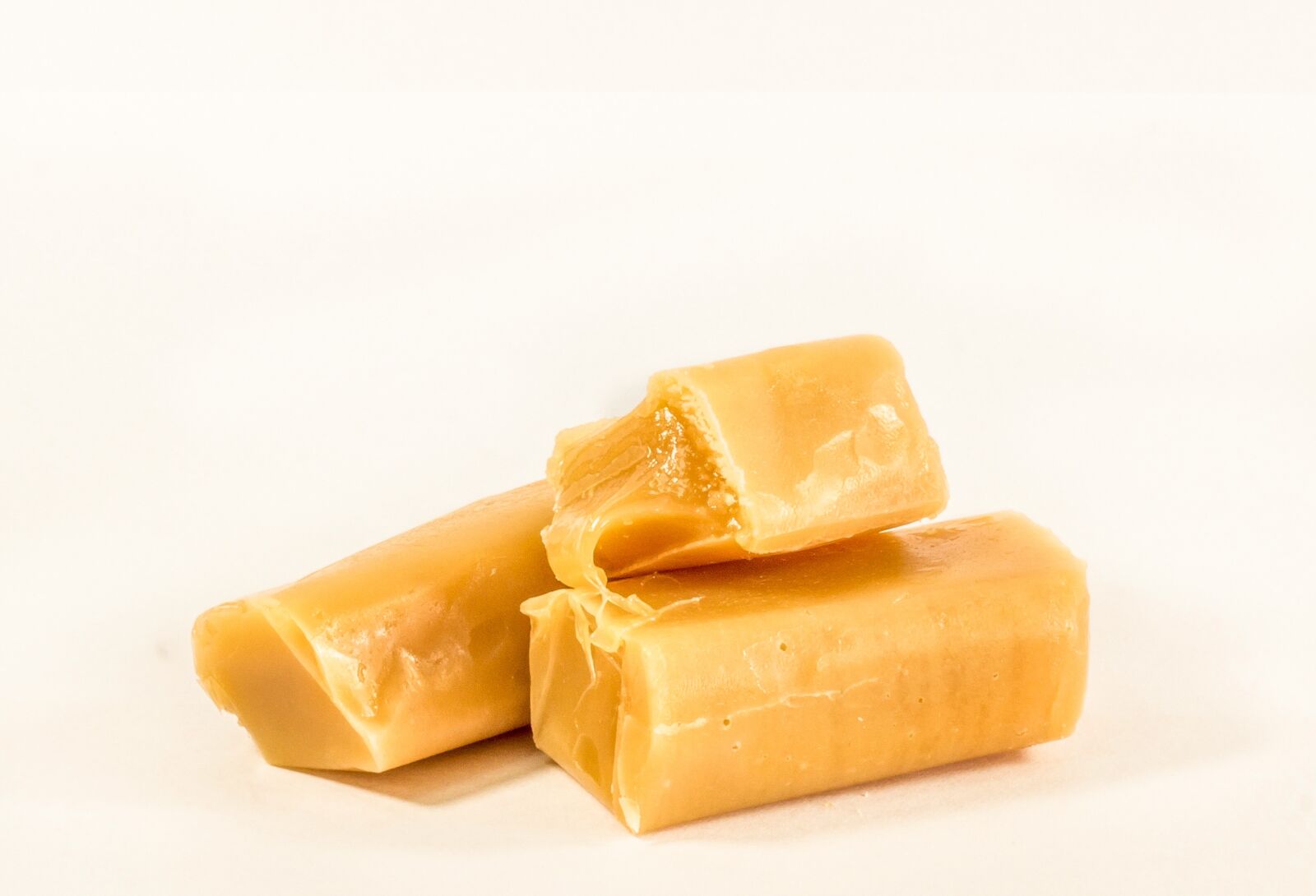 Canon EOS 60D + Canon EF 50mm F1.8 II sample photo. Candy, fudge, milk photography