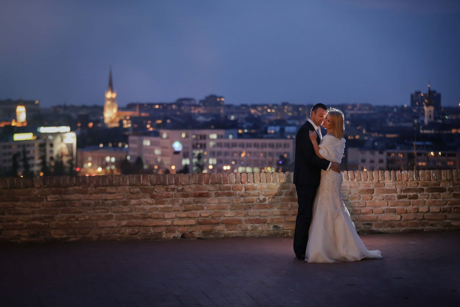 Canon EOS 5D Mark III sample photo. Bride, dance, dancing, evening photography
