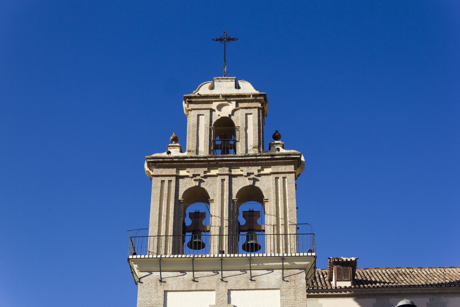 Canon EOS 550D (EOS Rebel T2i / EOS Kiss X4) sample photo. Bell tower, sword, church photography