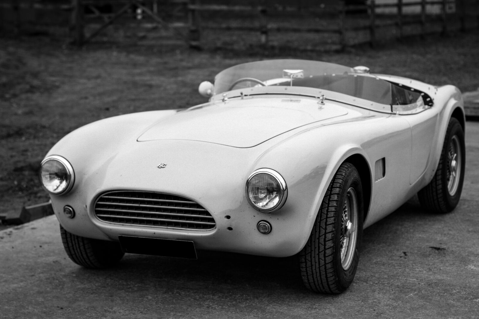 Canon EOS 70D + Canon EF 50mm F1.4 USM sample photo. Supercar, modern, car photography