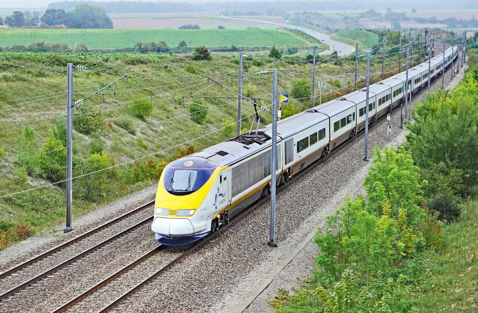 Panasonic Lumix DMC-GX8 sample photo. Eurostarzug, paris - london photography