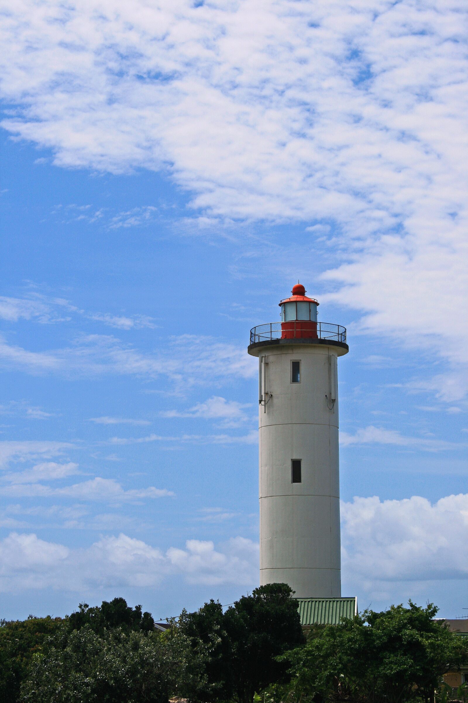 Canon EOS 400D (EOS Digital Rebel XTi / EOS Kiss Digital X) sample photo. Lighthouse, white, tall photography