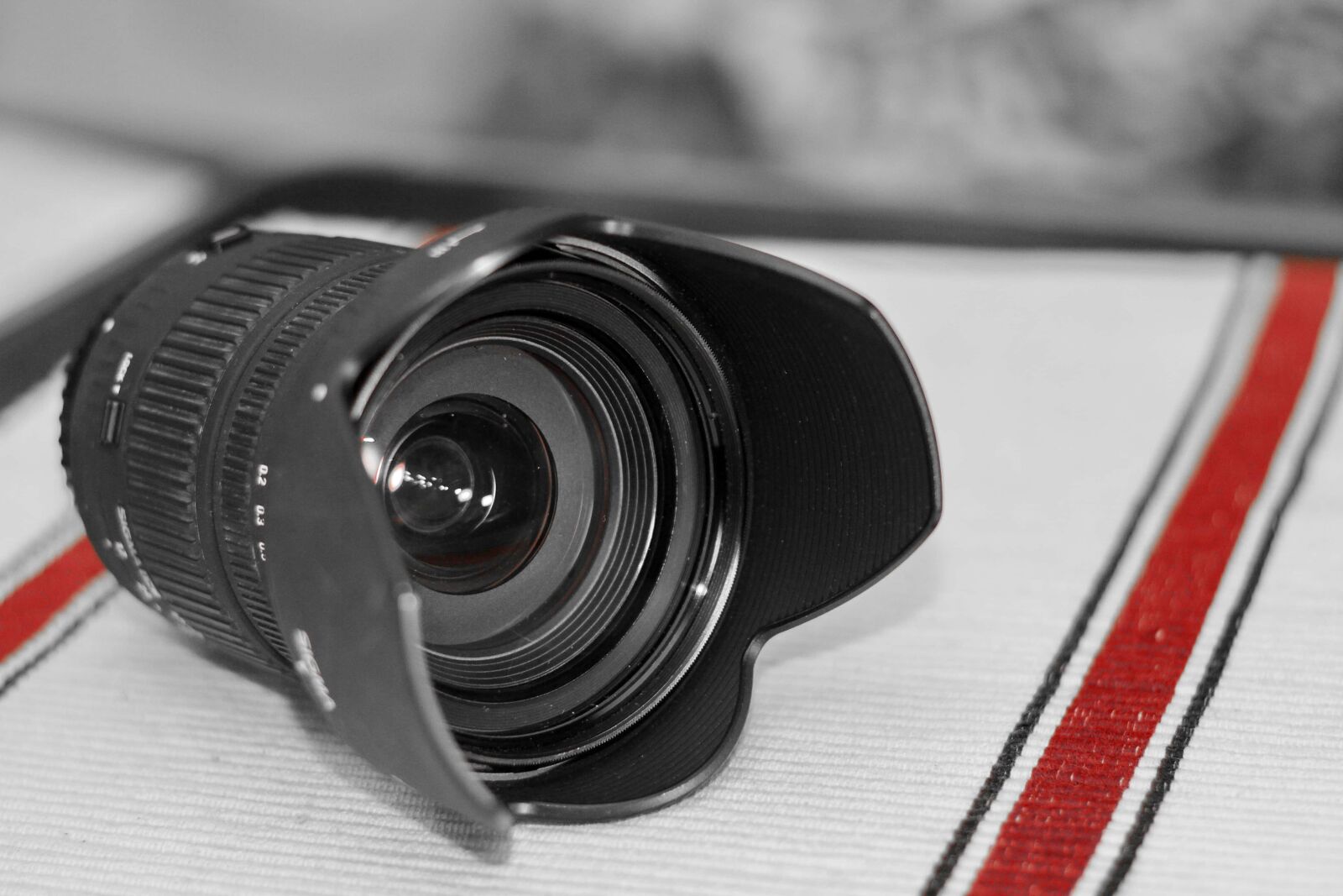 Canon EOS 7D + Canon EF 50mm F1.8 II sample photo. Lens, close-up, aperture, equipment photography