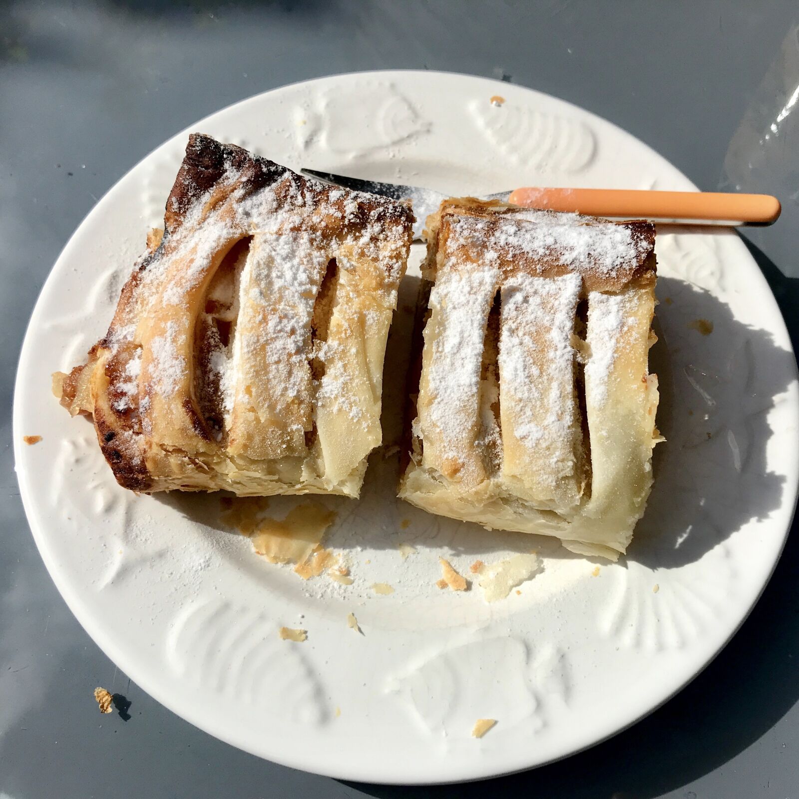 iPhone 7 back camera 3.99mm f/1.8 sample photo. Apple strudel, cake, dessert photography