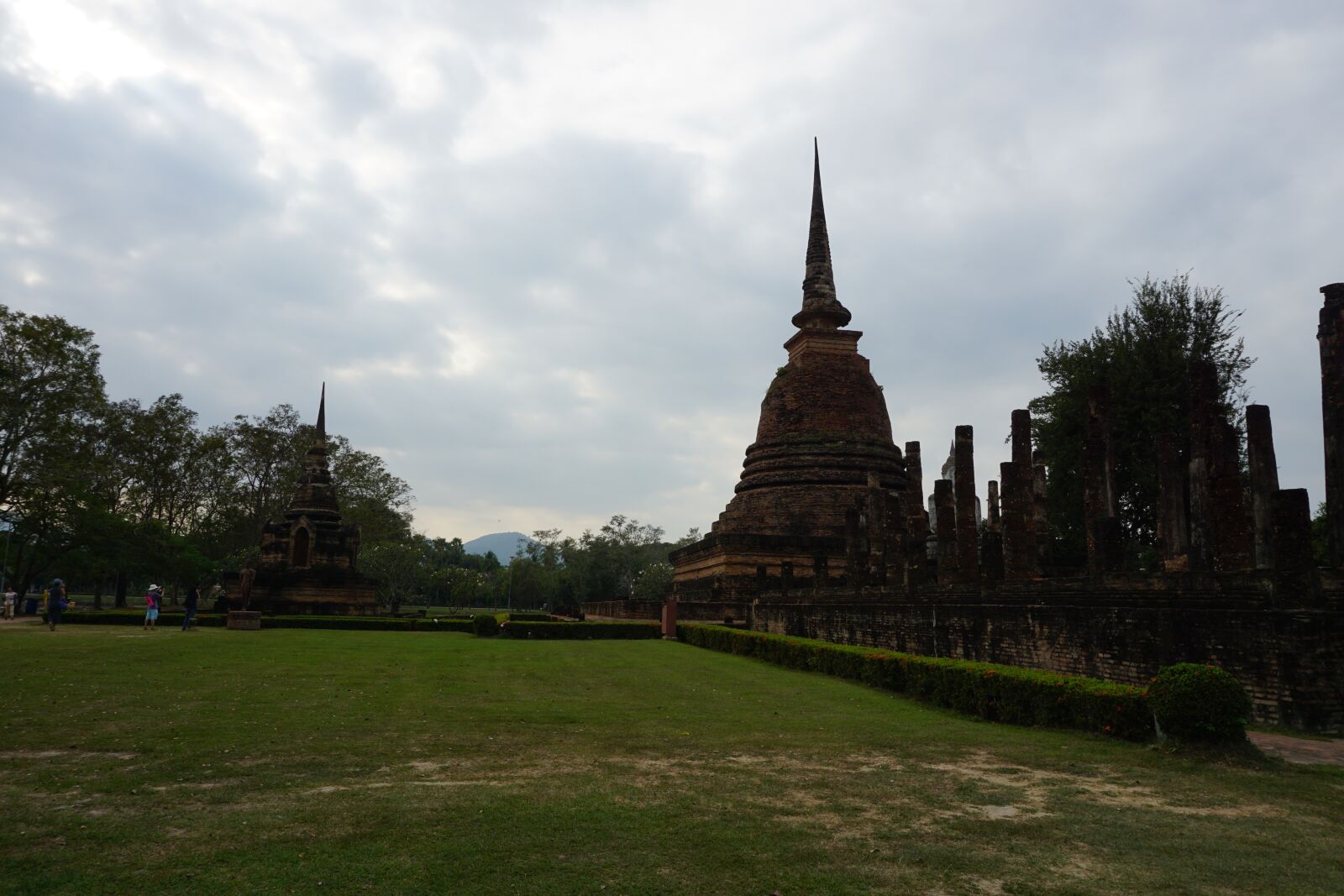 Sony E 16-50mm F3.5-5.6 PZ OSS sample photo. Temple, old city, sukhothai photography