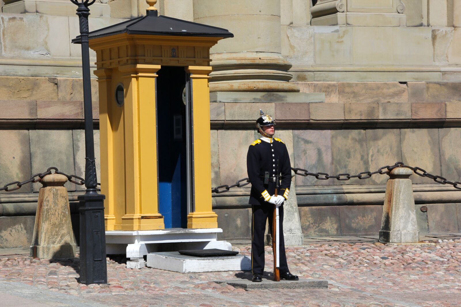Canon EOS 60D sample photo. Sentry, stockholm, royal palace photography