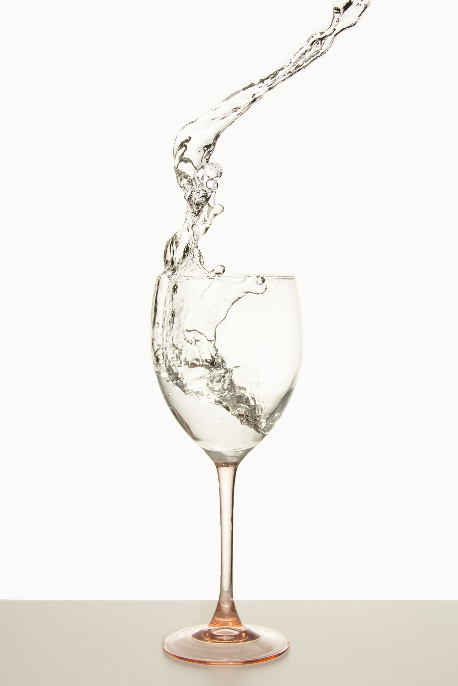 Canon EF-S 18-135mm F3.5-5.6 IS sample photo. Water, glass, water splashes photography