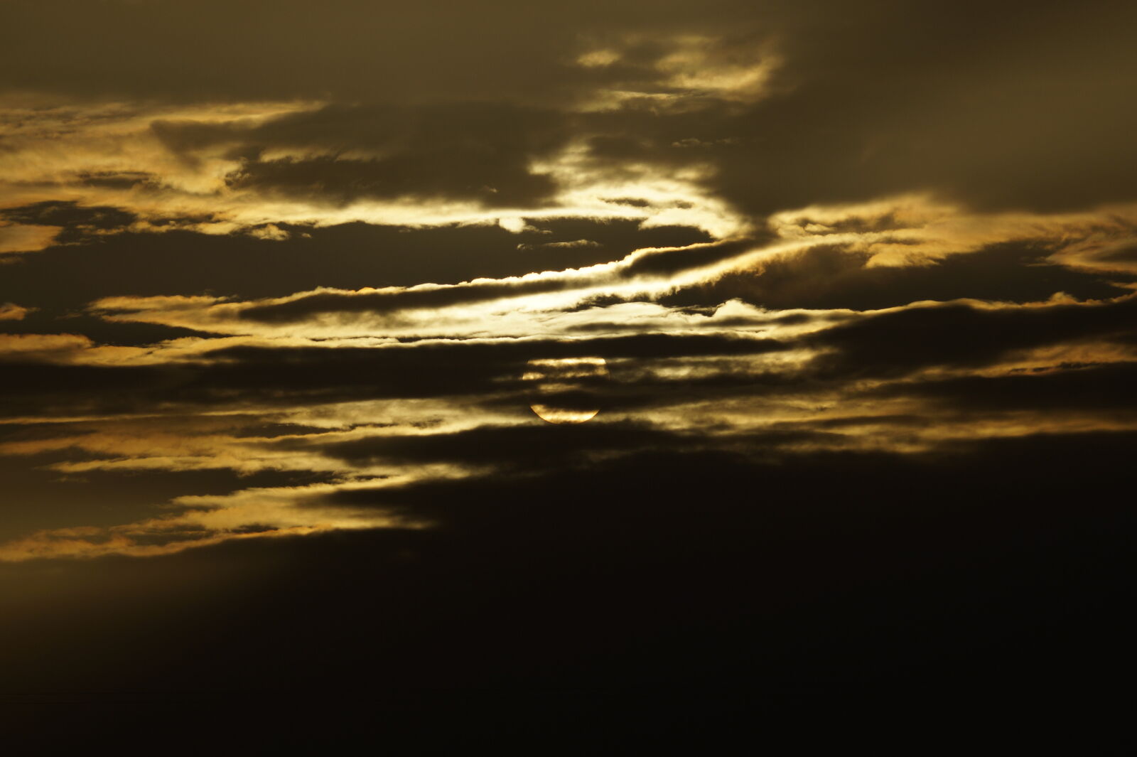 Sony DT 55-200mm F4-5.6 SAM sample photo. Clouds, dark, dawn, dramatic photography