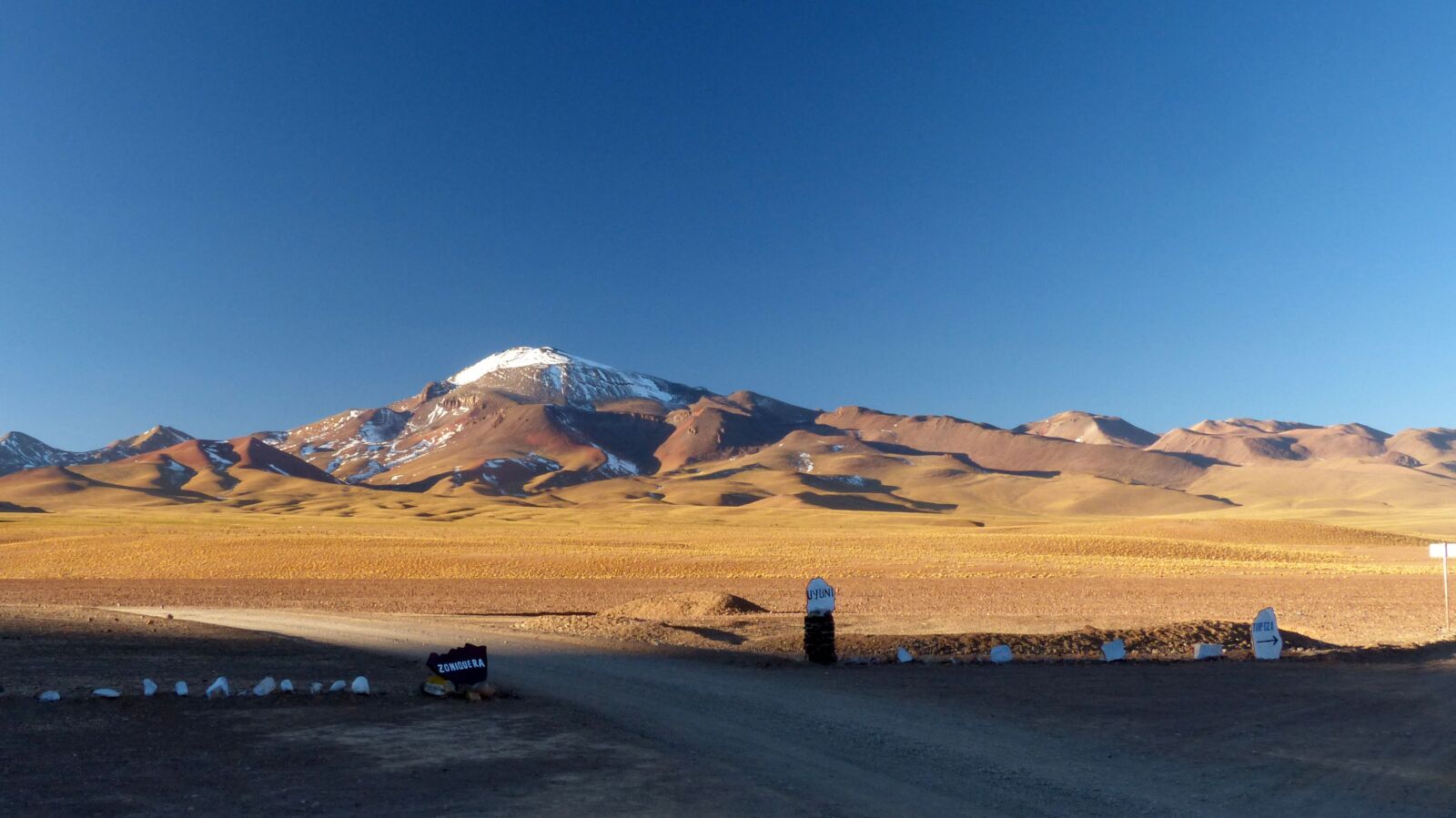 Panasonic Lumix DMC-FZ200 sample photo. Bolivia, desert, landscape photography