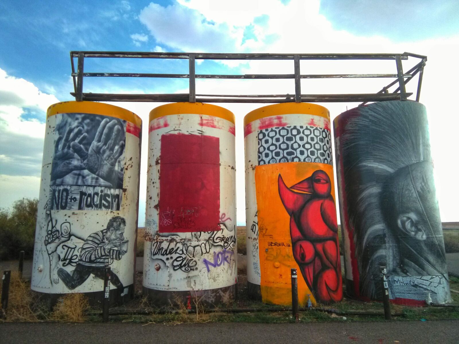 HMD Global Nokia 2 sample photo. Arizona, water tower, grafiti photography