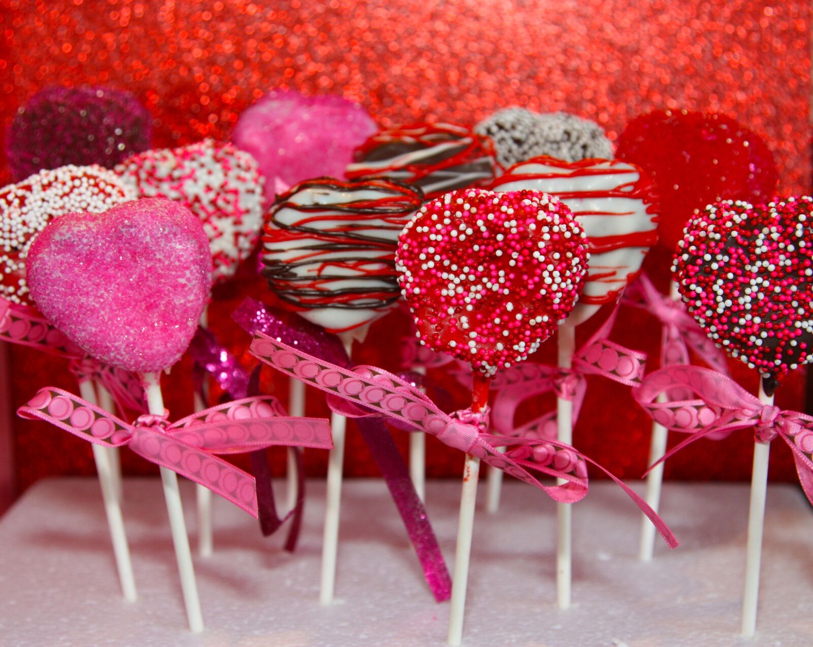 Canon EOS 450D (EOS Rebel XSi / EOS Kiss X2) sample photo. Cake pop, valentine's day photography