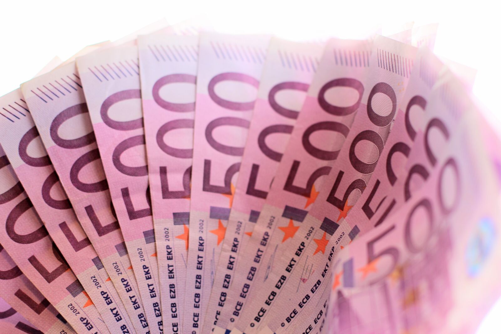 Canon EOS 600D (Rebel EOS T3i / EOS Kiss X5) + Canon EF 50mm F1.4 USM sample photo. Dollar bill, money, 500 euro photography