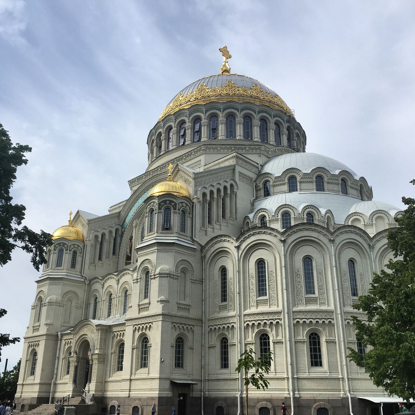 Apple iPhone SE sample photo. Naval cathedral of st photography