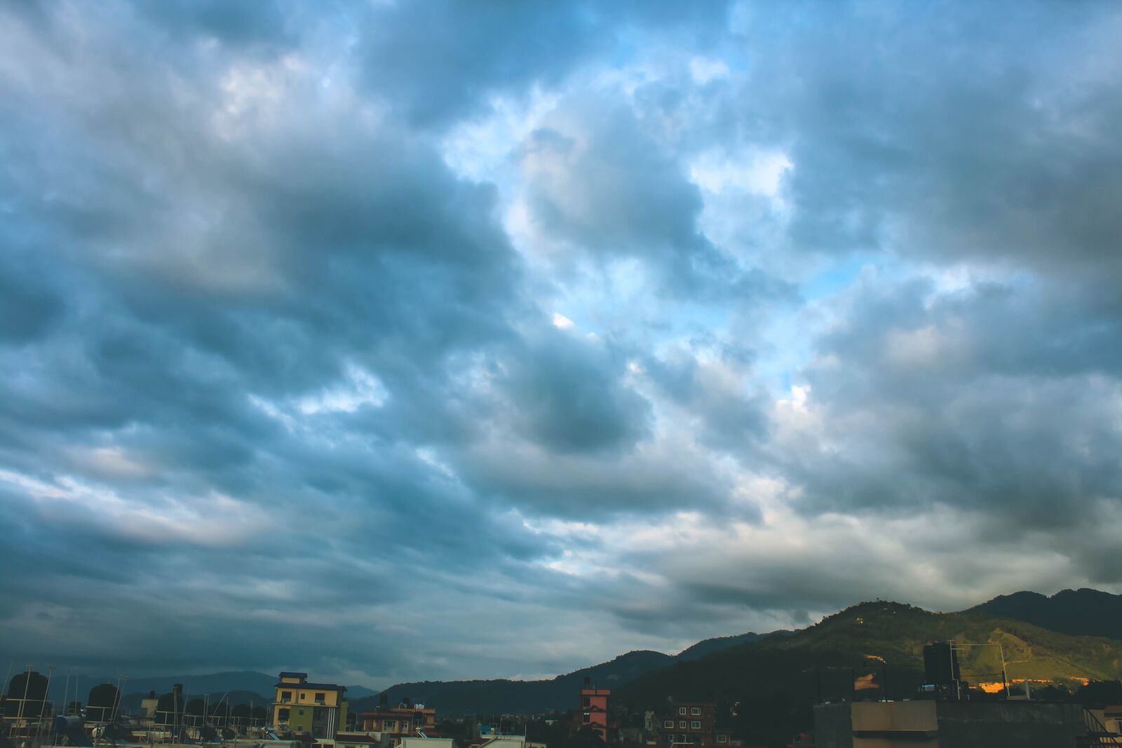 Canon EOS 600D (Rebel EOS T3i / EOS Kiss X5) sample photo. Cloud, sky, mountain photography