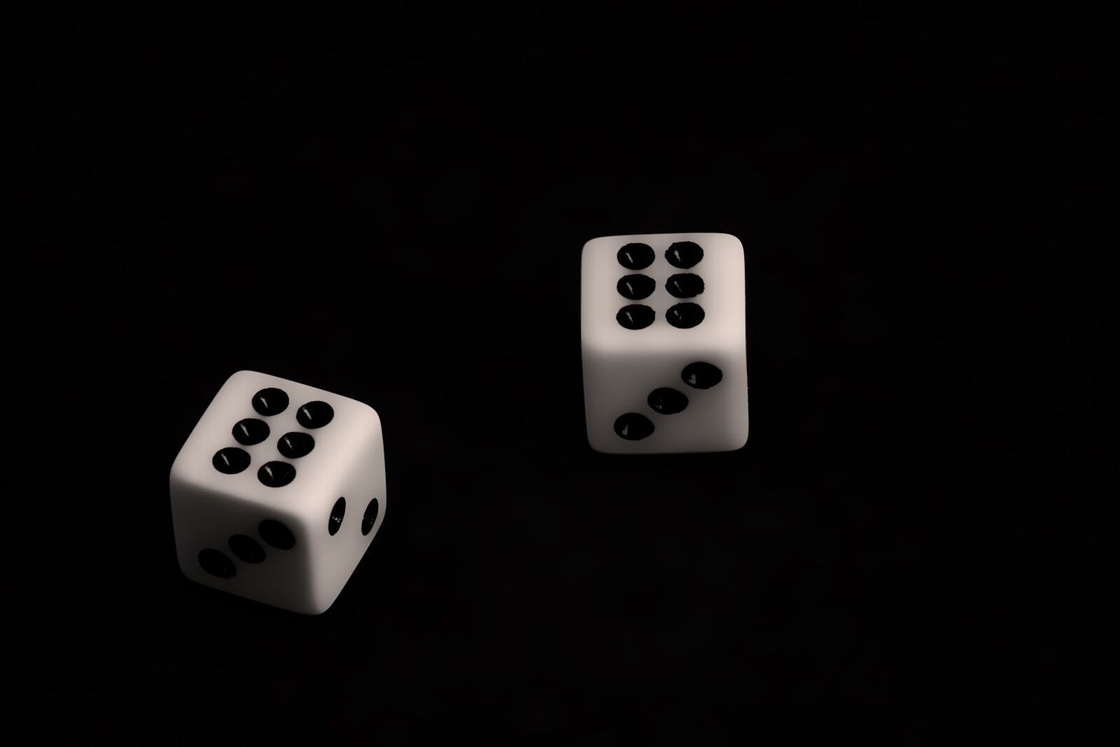 Canon EOS 550D (EOS Rebel T2i / EOS Kiss X4) sample photo. Black, casino, dice, die photography