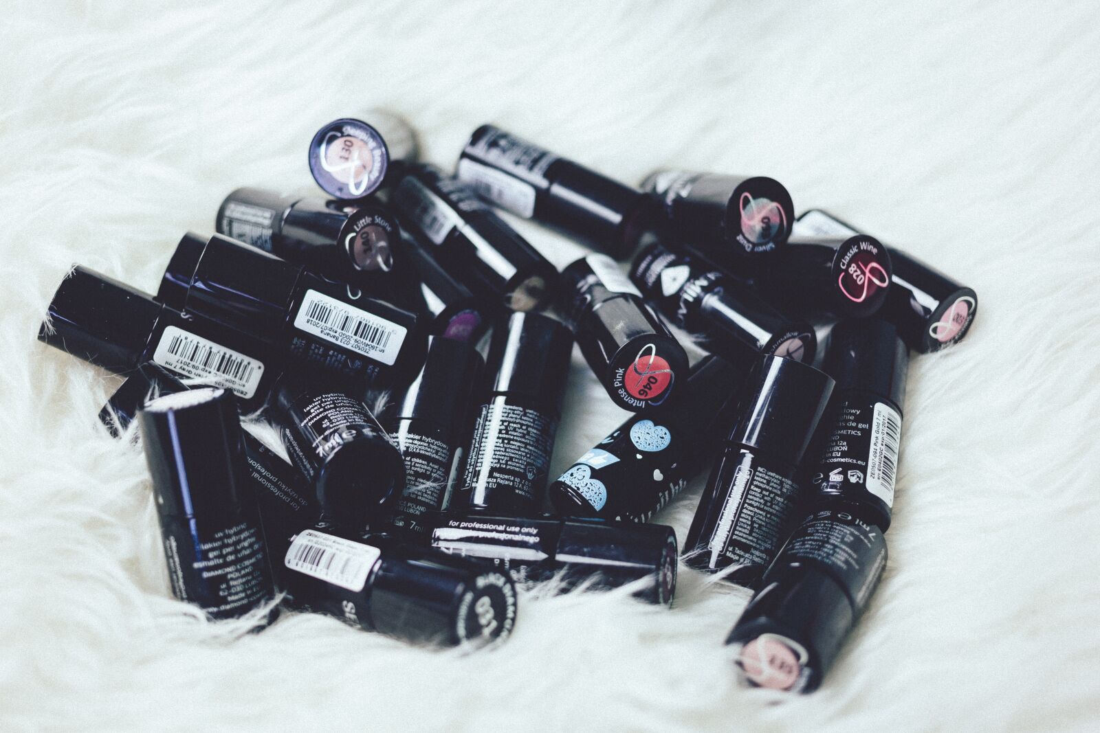 Canon EOS 6D + Canon EF 40mm F2.8 STM sample photo. Lipstick, beauty, fashion photography