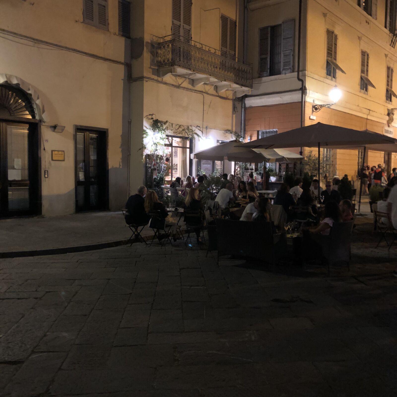 iPhone 8 back camera 3.99mm f/1.8 sample photo. Albenga, white night, movida photography