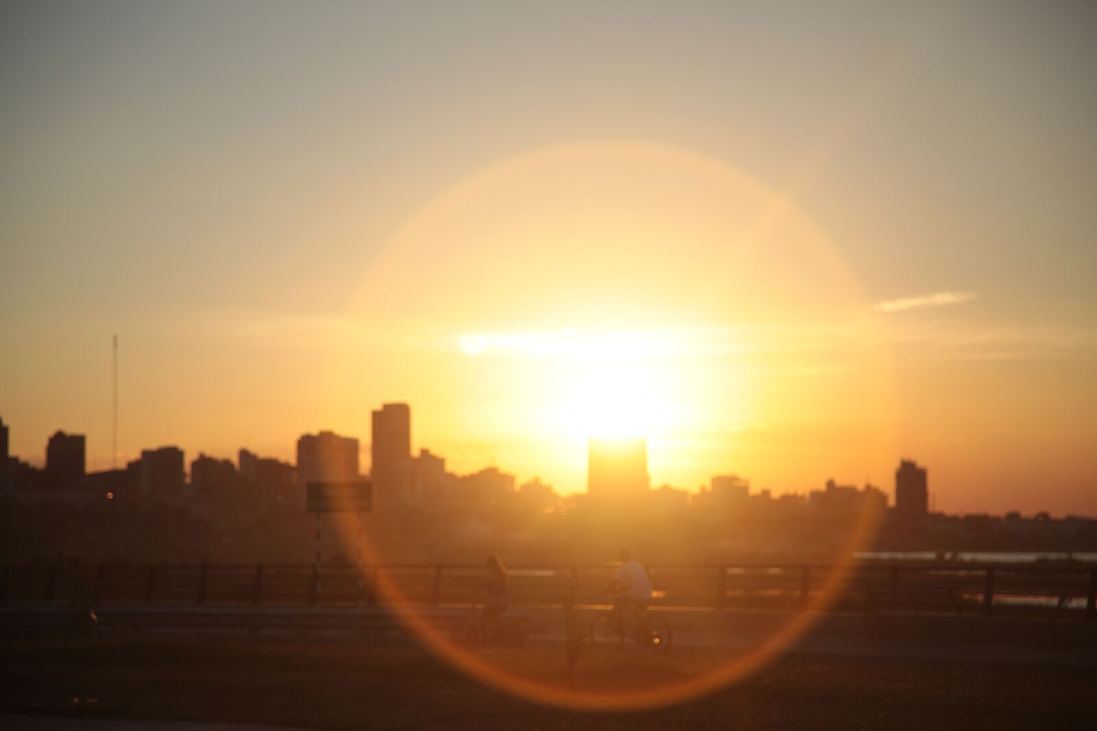 Canon EOS 5D Mark II sample photo. Sun, contrazluz, silhouette photography