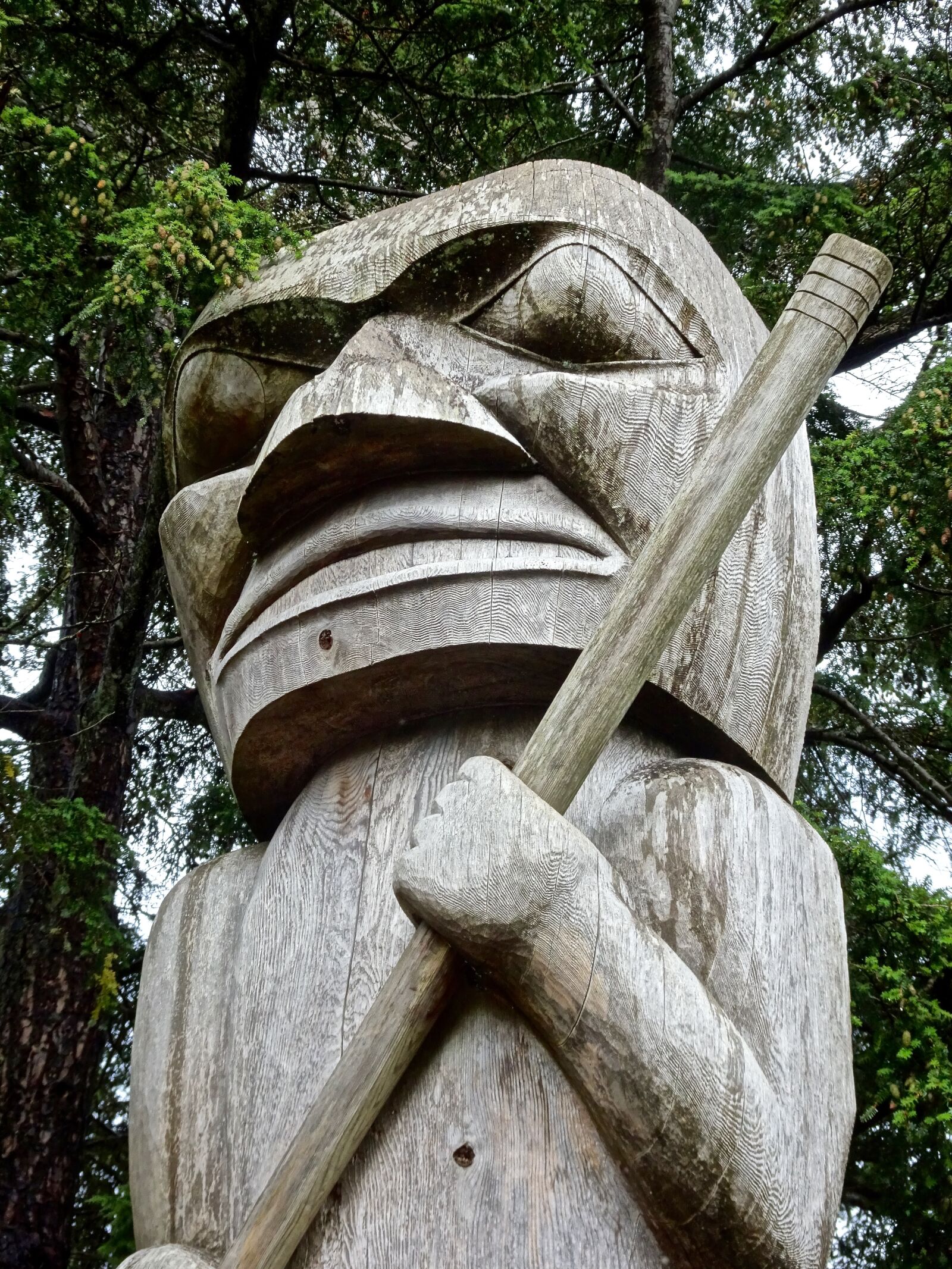 Sony Cyber-shot DSC-HX90V sample photo. Totem, pole, wooden photography