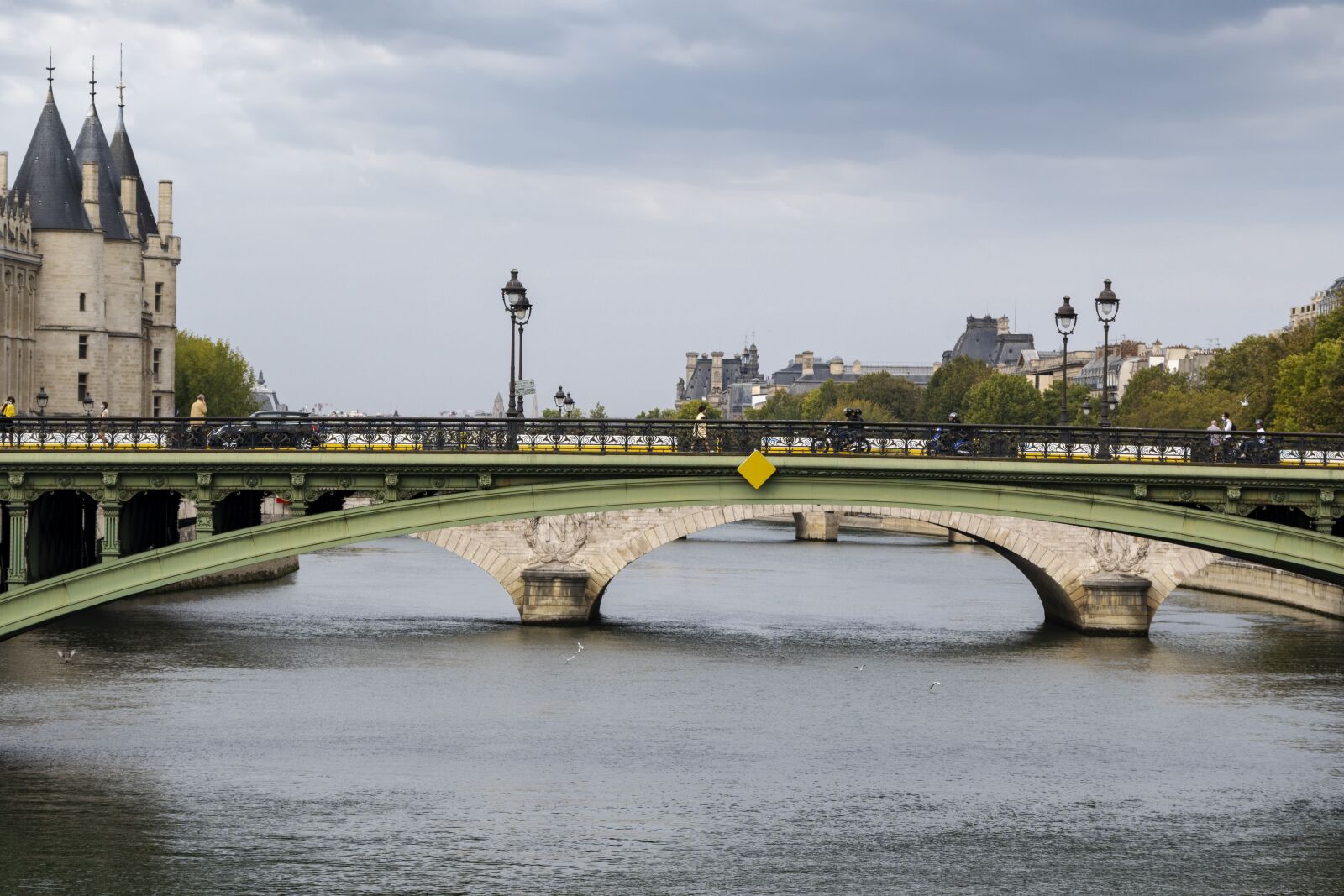 Nikon Z 50 sample photo. Bridge, paris, concierge photography