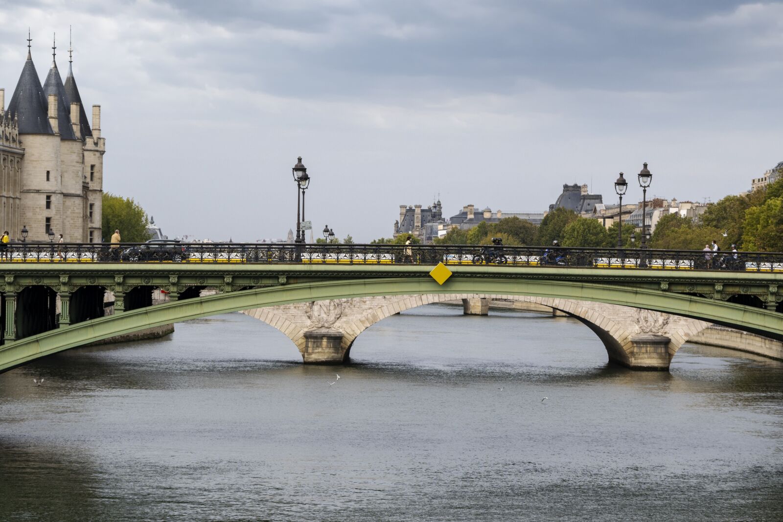 Nikon Nikkor Z 24-200mm F4-6.3 VR sample photo. Bridge, paris, concierge photography