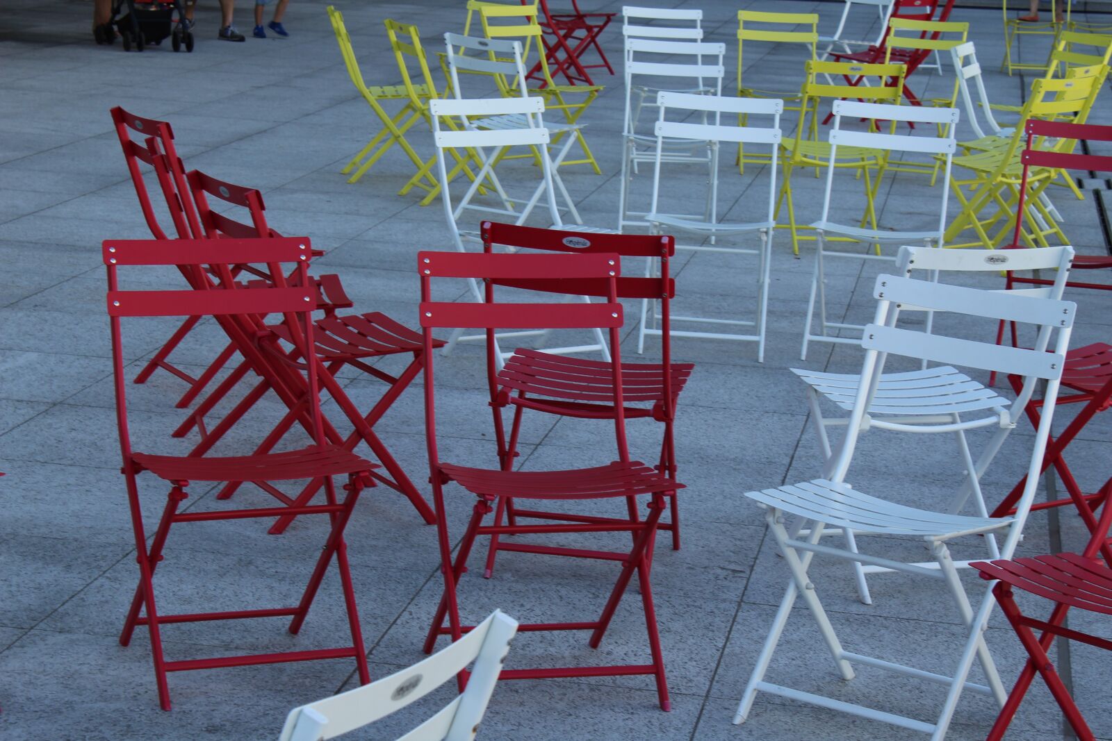 Canon EOS 1300D (EOS Rebel T6 / EOS Kiss X80) sample photo. Garden chairs, terrace, seating photography