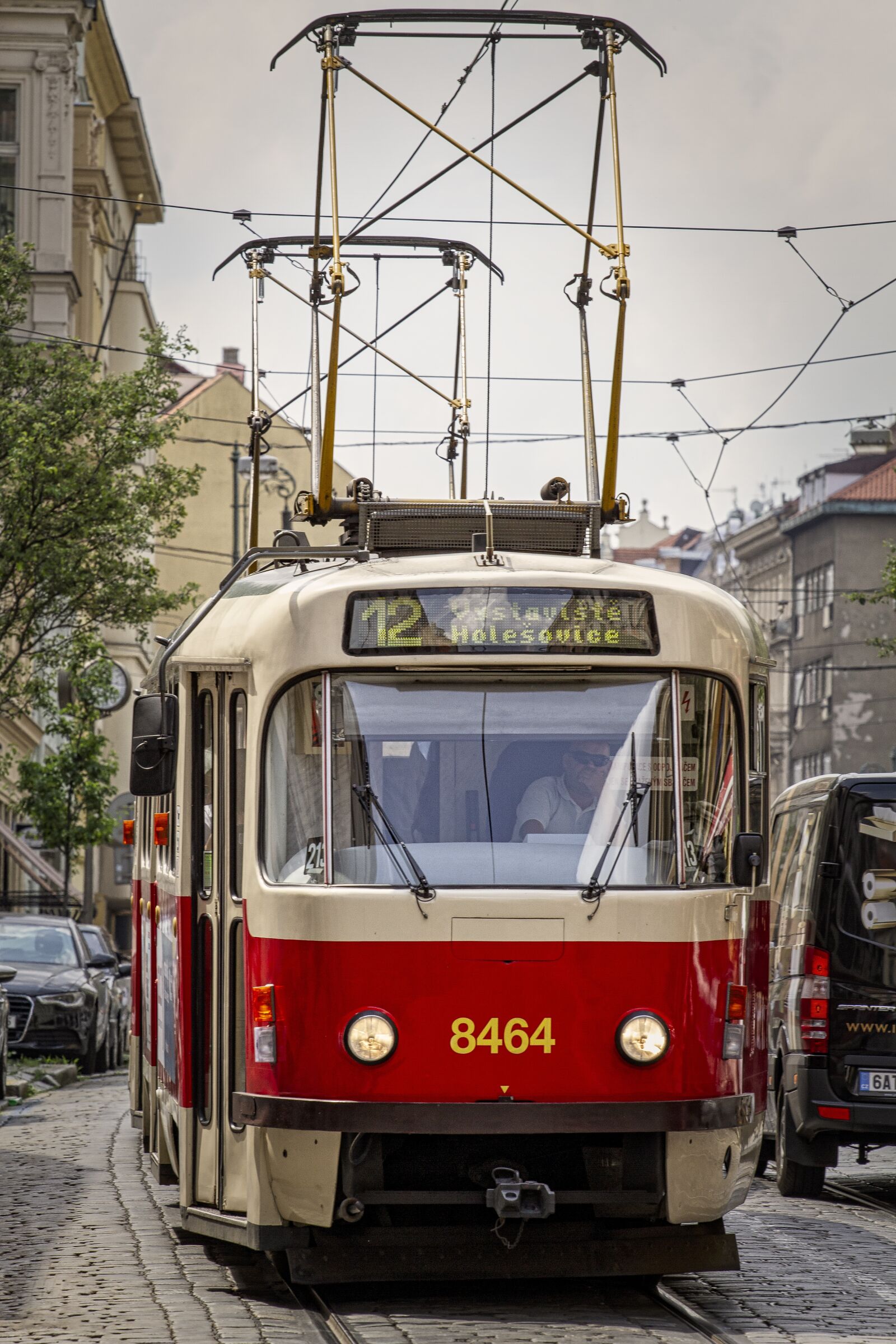 Canon EOS 7D + Canon EF 70-200mm F4L USM sample photo. Tram, transport, traffic photography