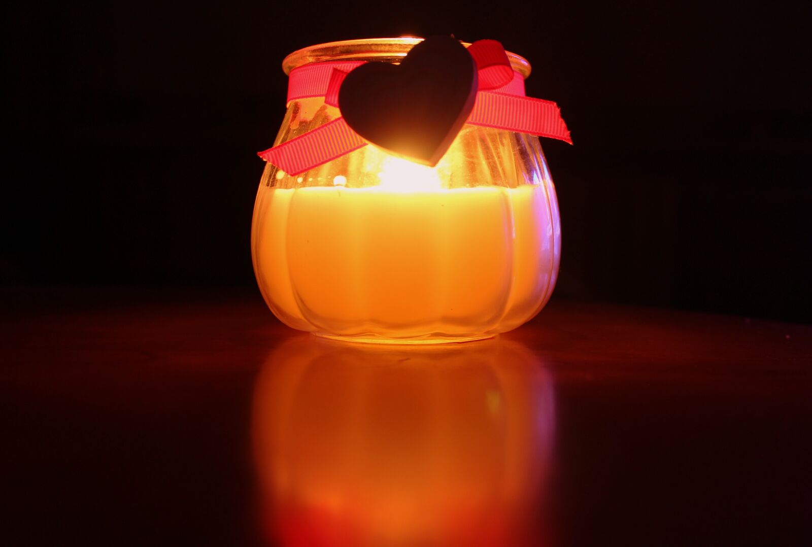 Canon EOS 1200D (EOS Rebel T5 / EOS Kiss X70 / EOS Hi) sample photo. Candle, the flame, mood photography
