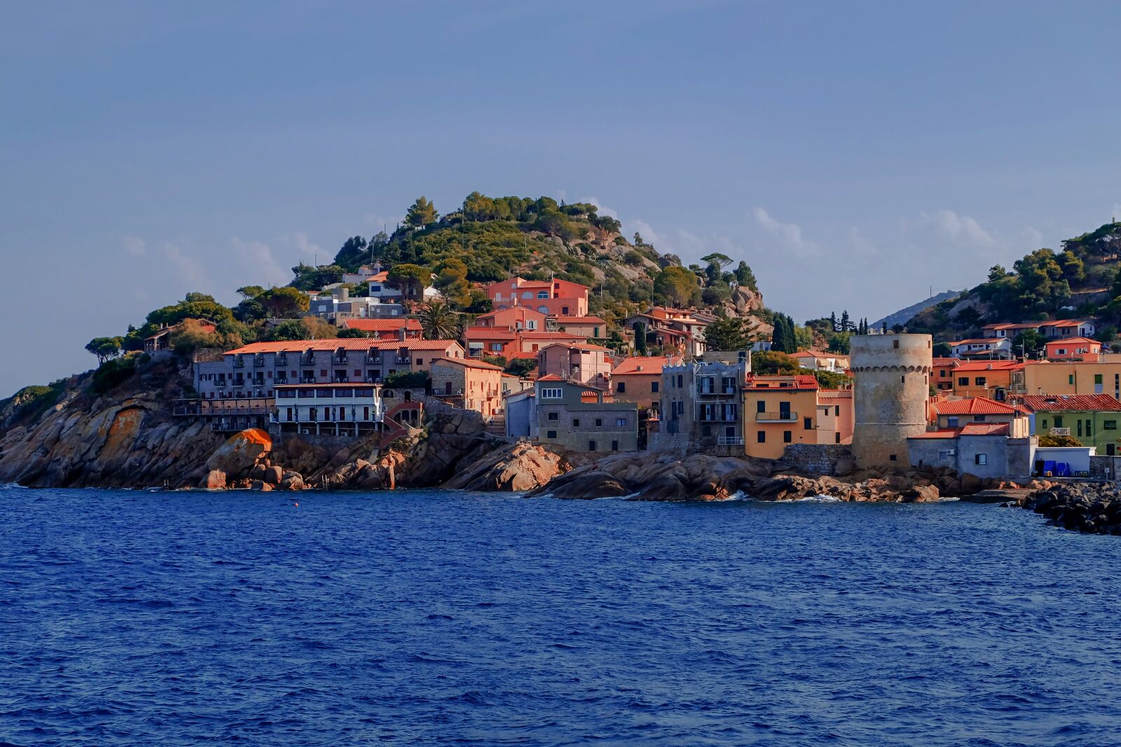 Fujifilm X-M1 sample photo. Giglio, island, mediterranean photography