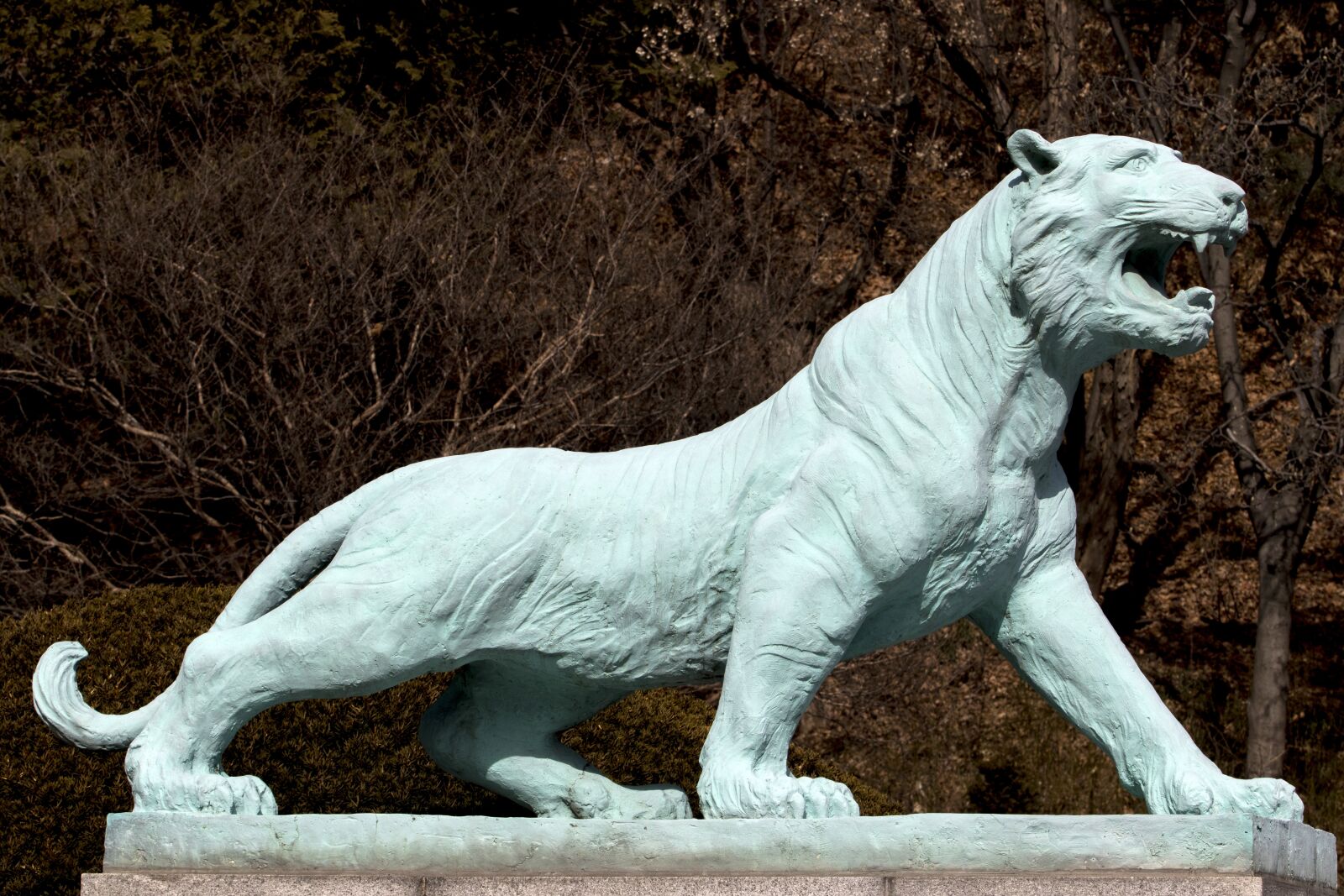 Canon EF 70-200mm F2.8L USM sample photo. National cemetery, cemetery, statue photography