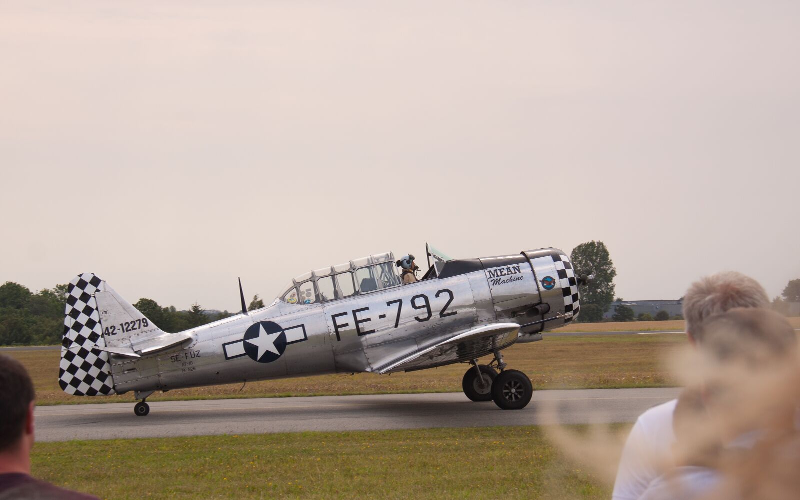 Canon EOS 50D sample photo. Airshow, plane, start photography