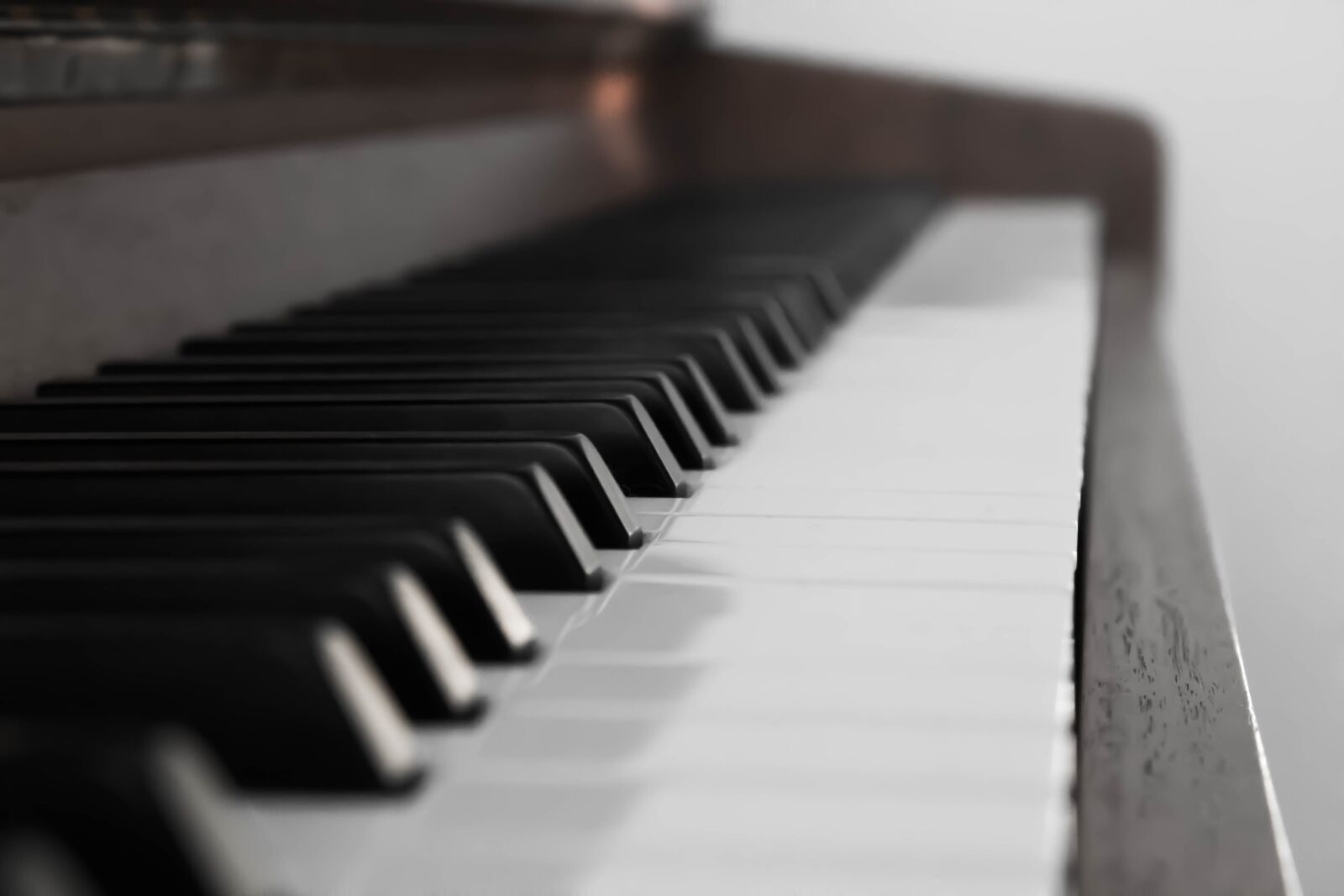 Canon EOS 1300D (EOS Rebel T6 / EOS Kiss X80) sample photo. Piano, keys, music photography