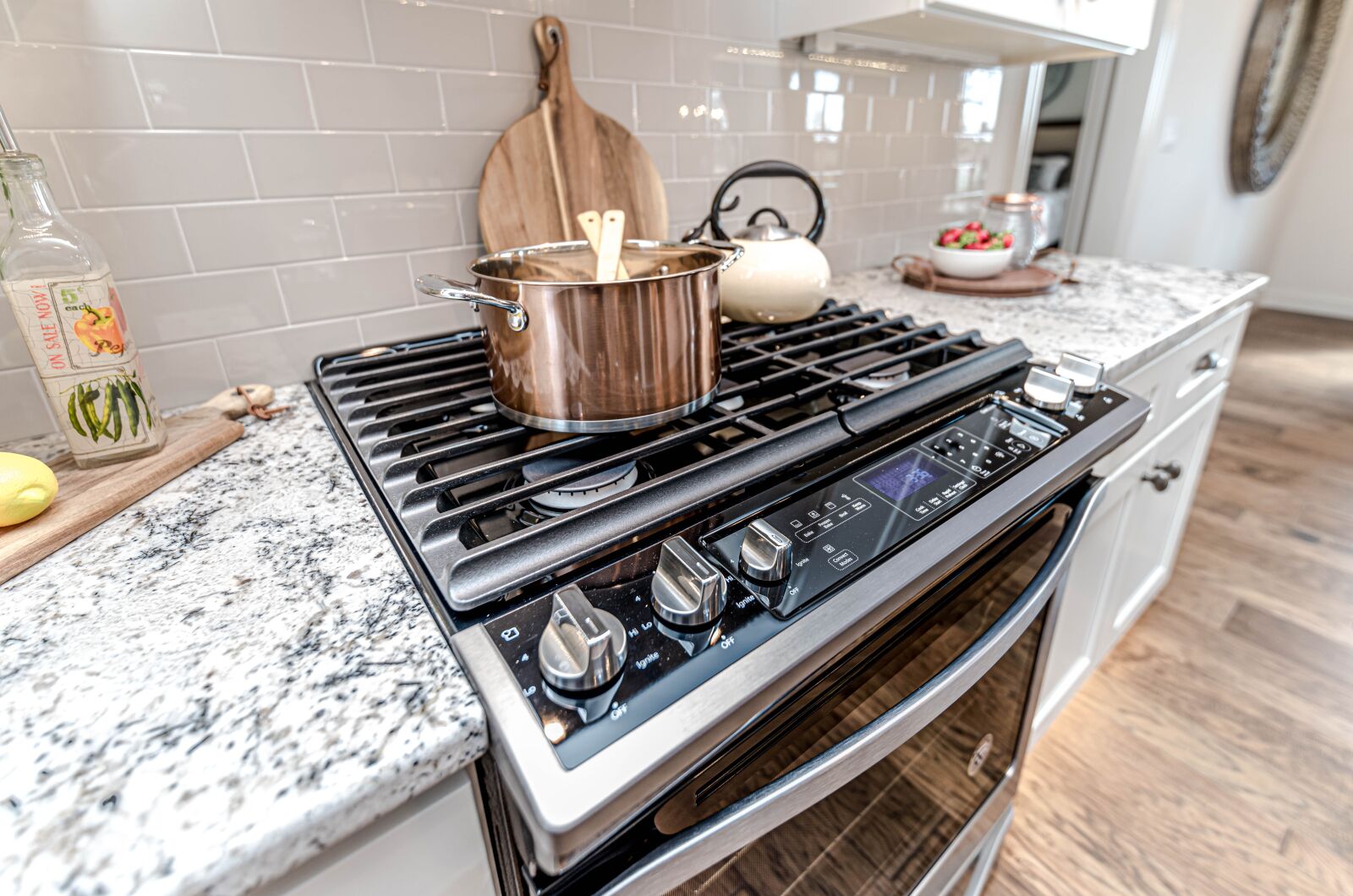 Nikon D810 + Tamron SP 15-30mm F2.8 Di VC USD sample photo. Kitchen, oven, pot photography