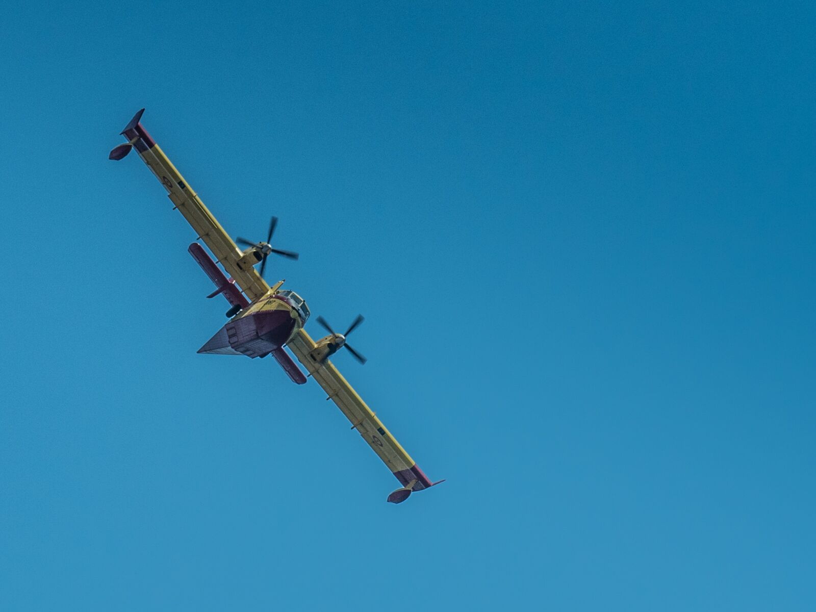 Olympus OM-D E-M5 II sample photo. Air festival, flight, aircraft photography