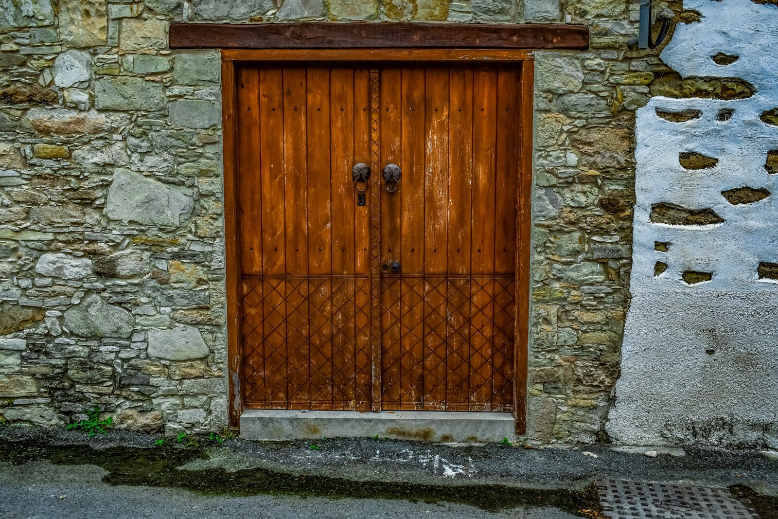 Nikon D3300 sample photo. Door, wall, architecture photography