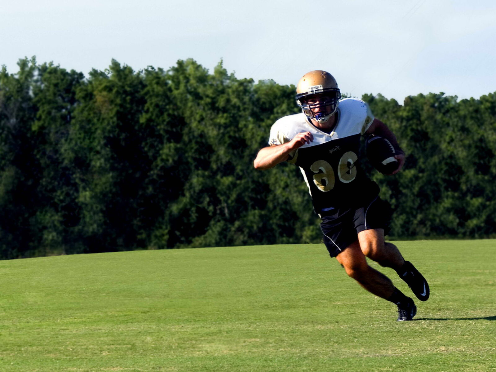 Nikon D300 sample photo. Rugby, football, player, running photography