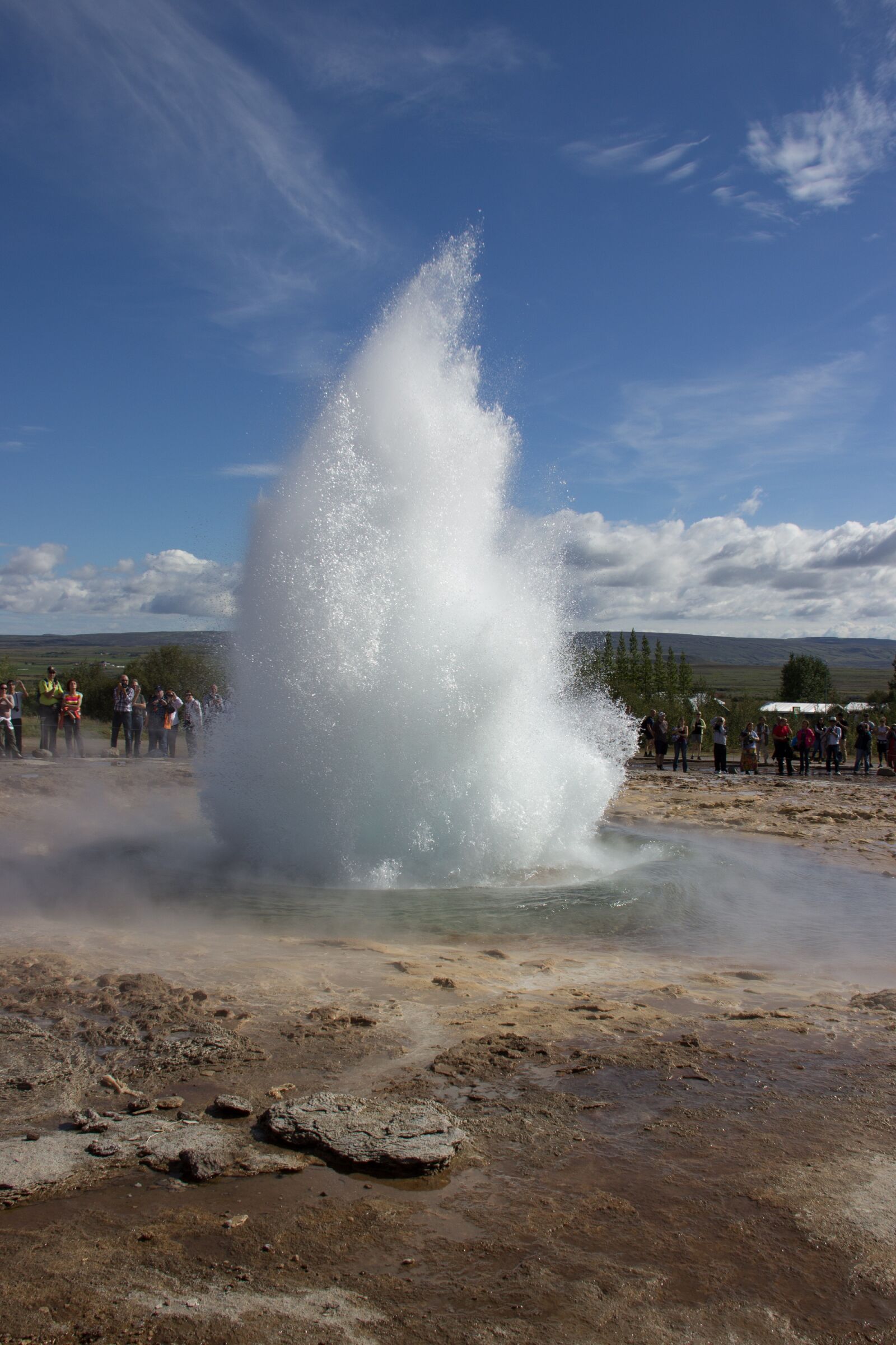 Canon EF-S 18-200mm F3.5-5.6 IS sample photo. Iceland, geyser, hot spring photography