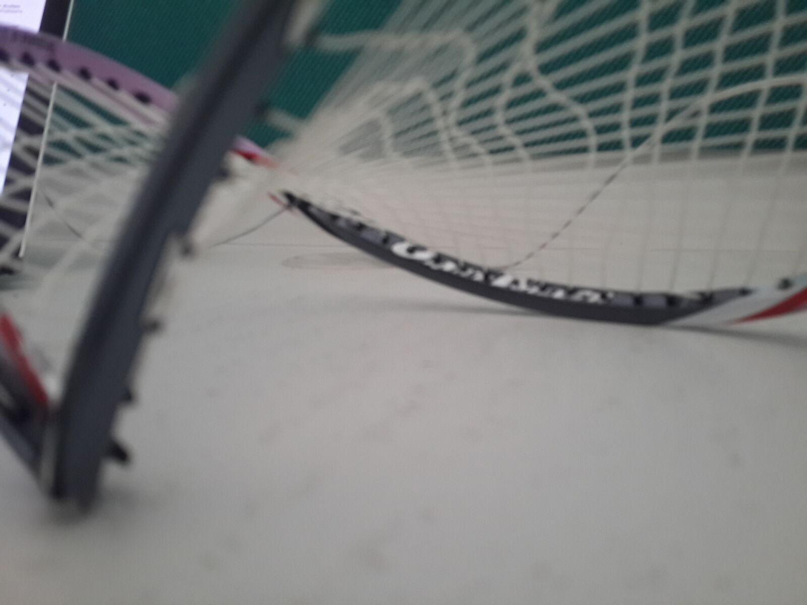 Samsung Galaxy S4 sample photo. Broken, hard, shadows, net photography